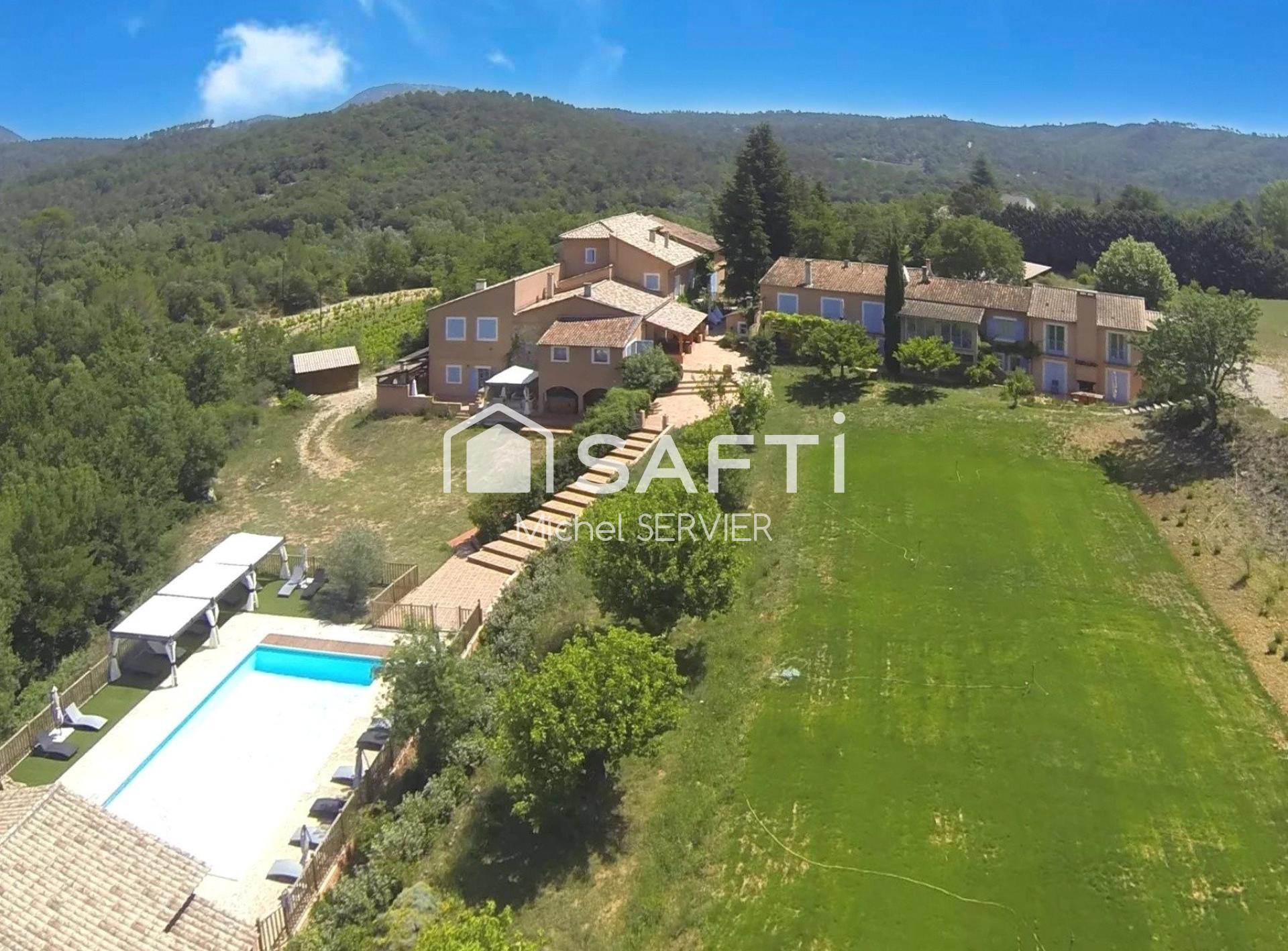 Maison 30 pièces 879 m² · à Chateauvert · 879 m² · 3 500 000 €