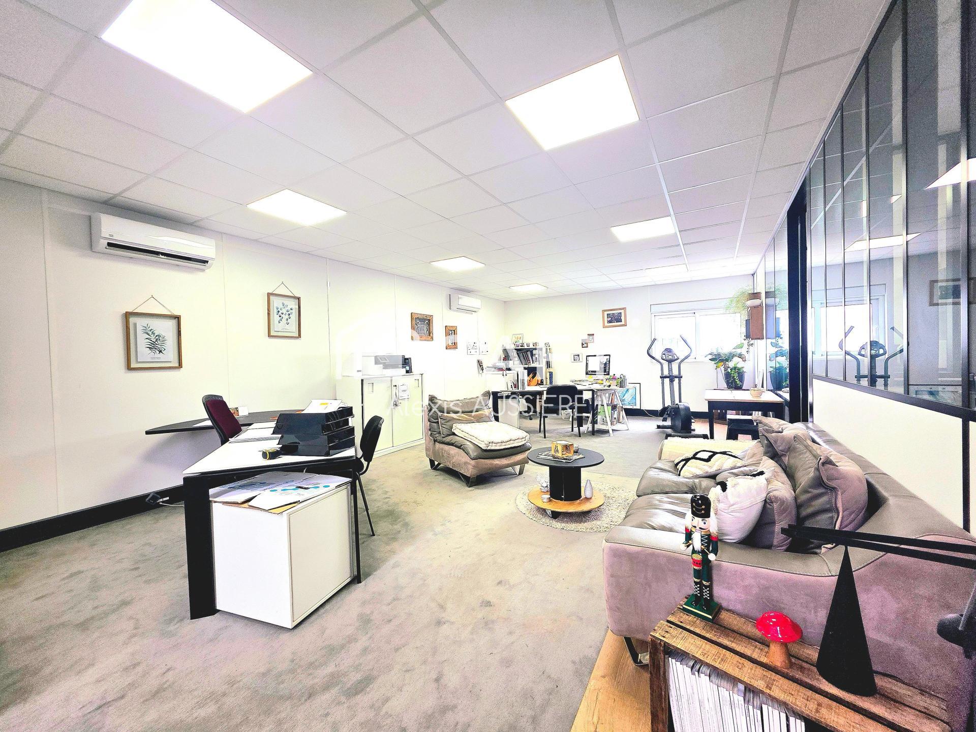 Local commercial 3 pièces 190 m² · à Brie-Comte-Robert · 190 m² · 369 000 €