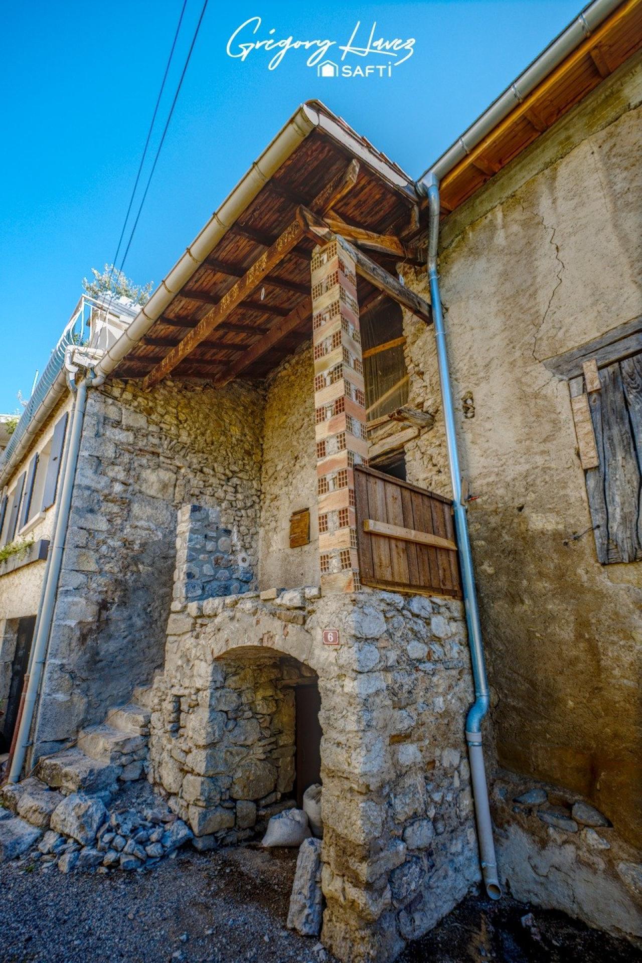 Maison 1 pièce 19 m² · à Saint-Pierre-d'Argençon · 19 m² · 15 000 €