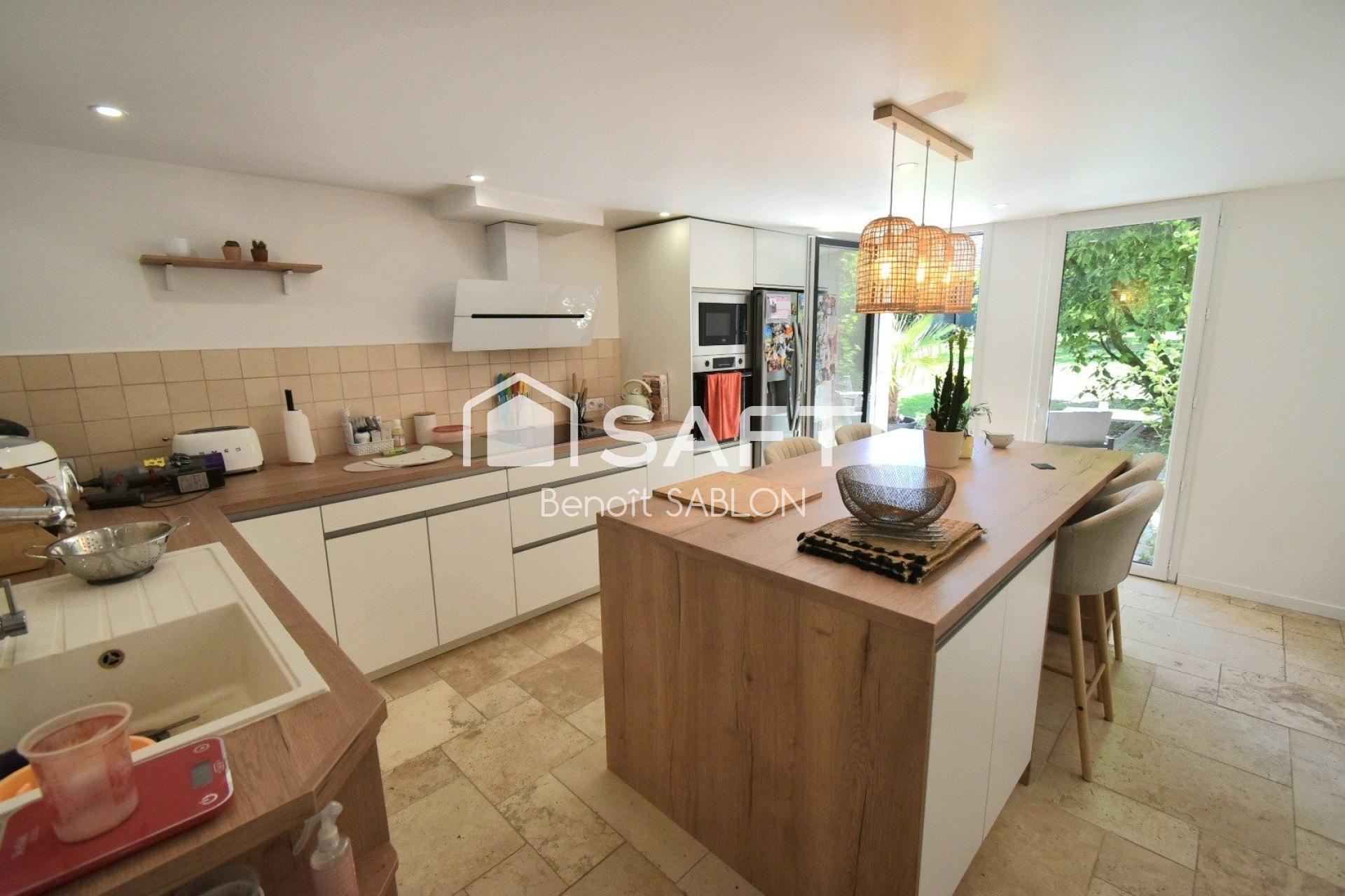 Photo SAFTI — Maison 6 pièces, 200 m² à Les Trois Pierres 5