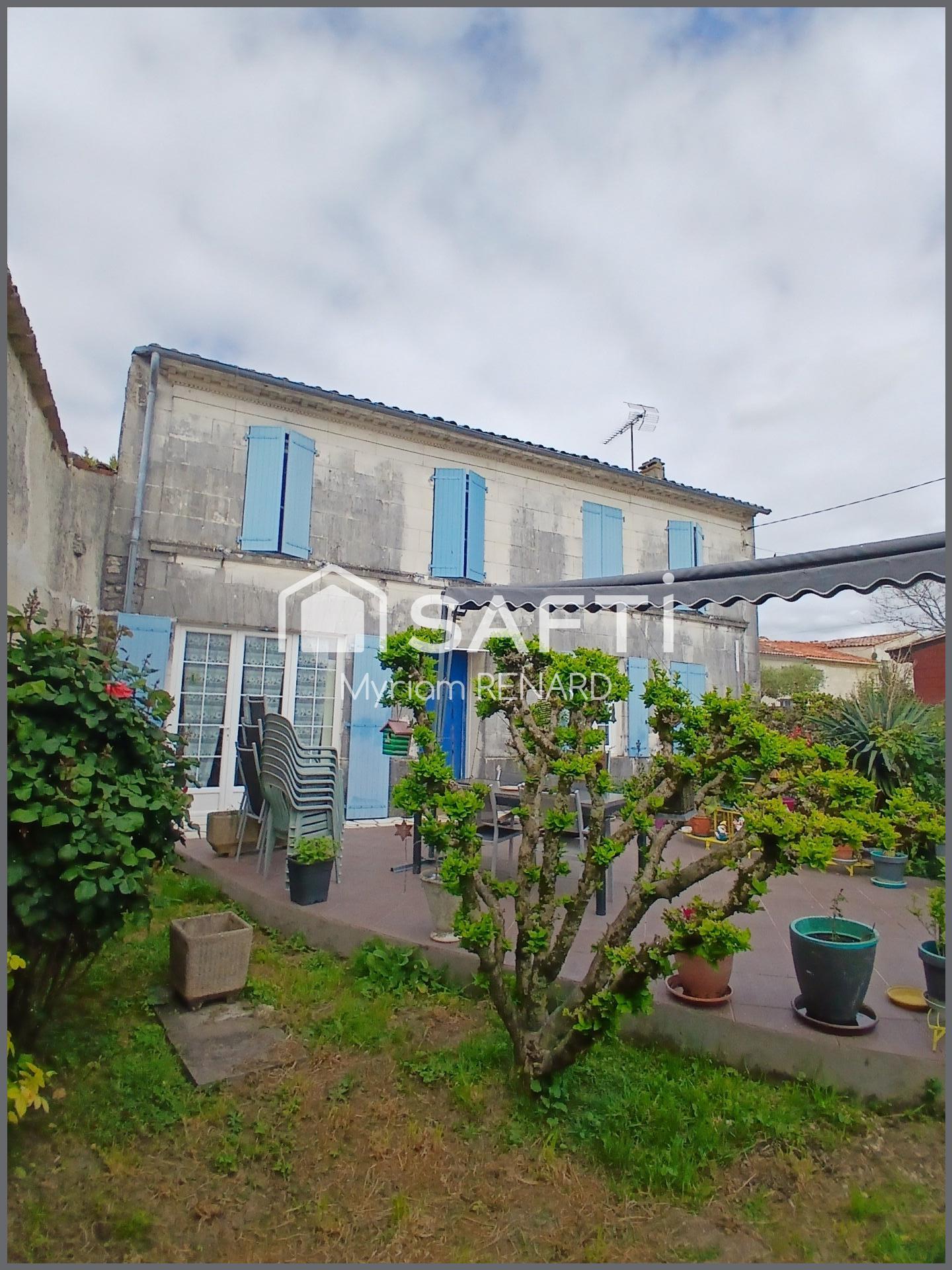Maison charentaise de type T5 - Jazennes