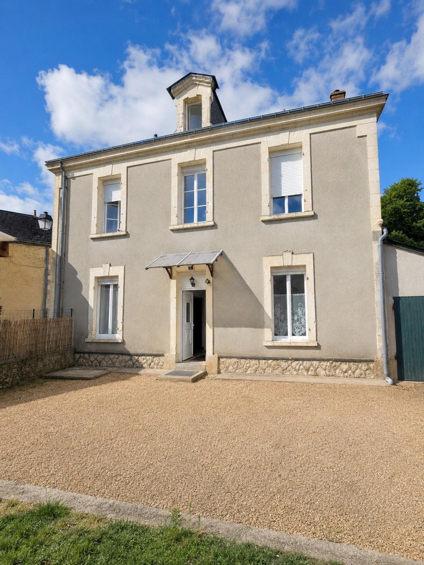Maison 6 pièces 129 m² · à Noyant-Villages · 129 m² · 162 000 €