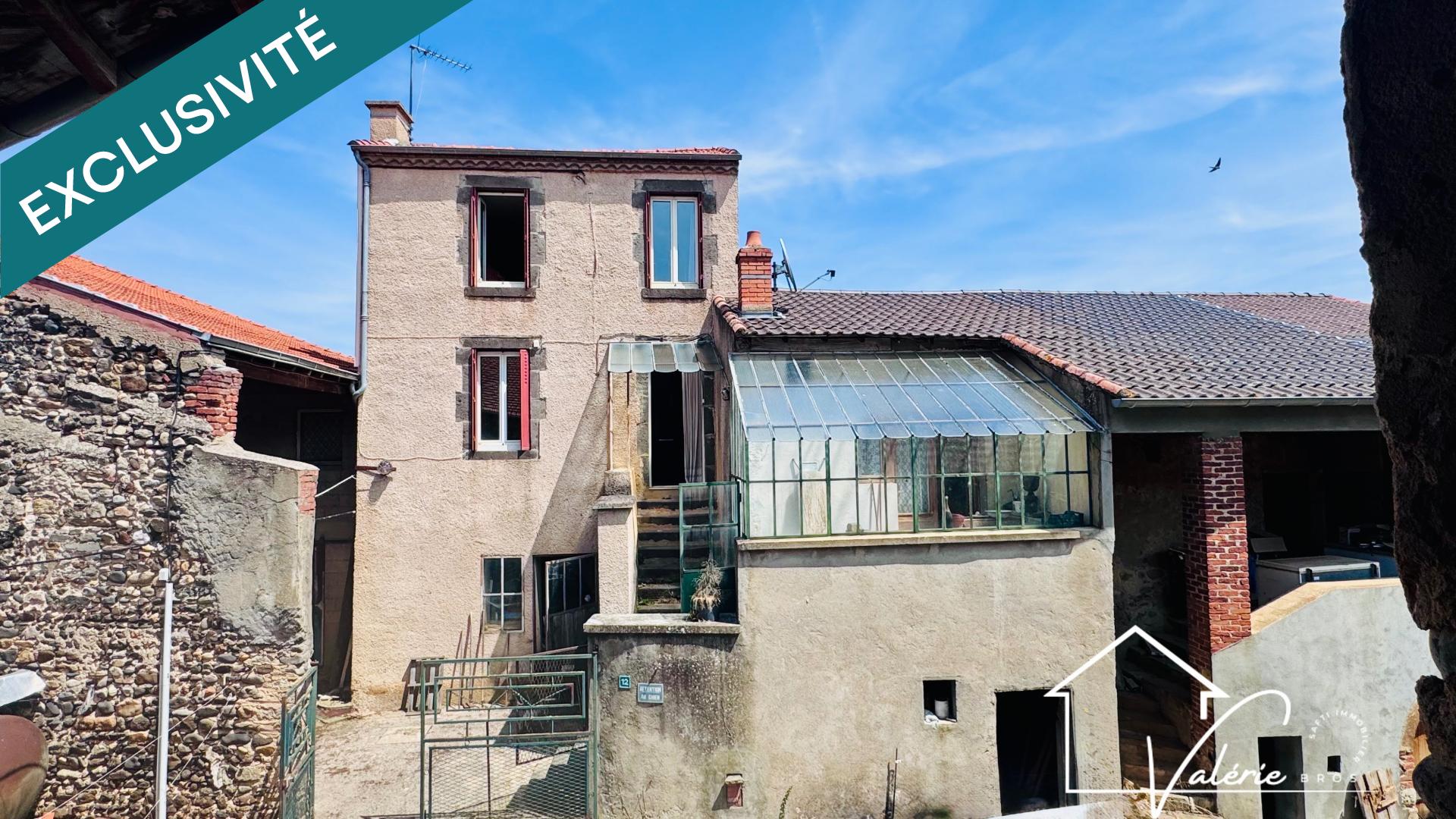 Maison avec cour intérieure, dépendances et fort potentiel de rénovation
