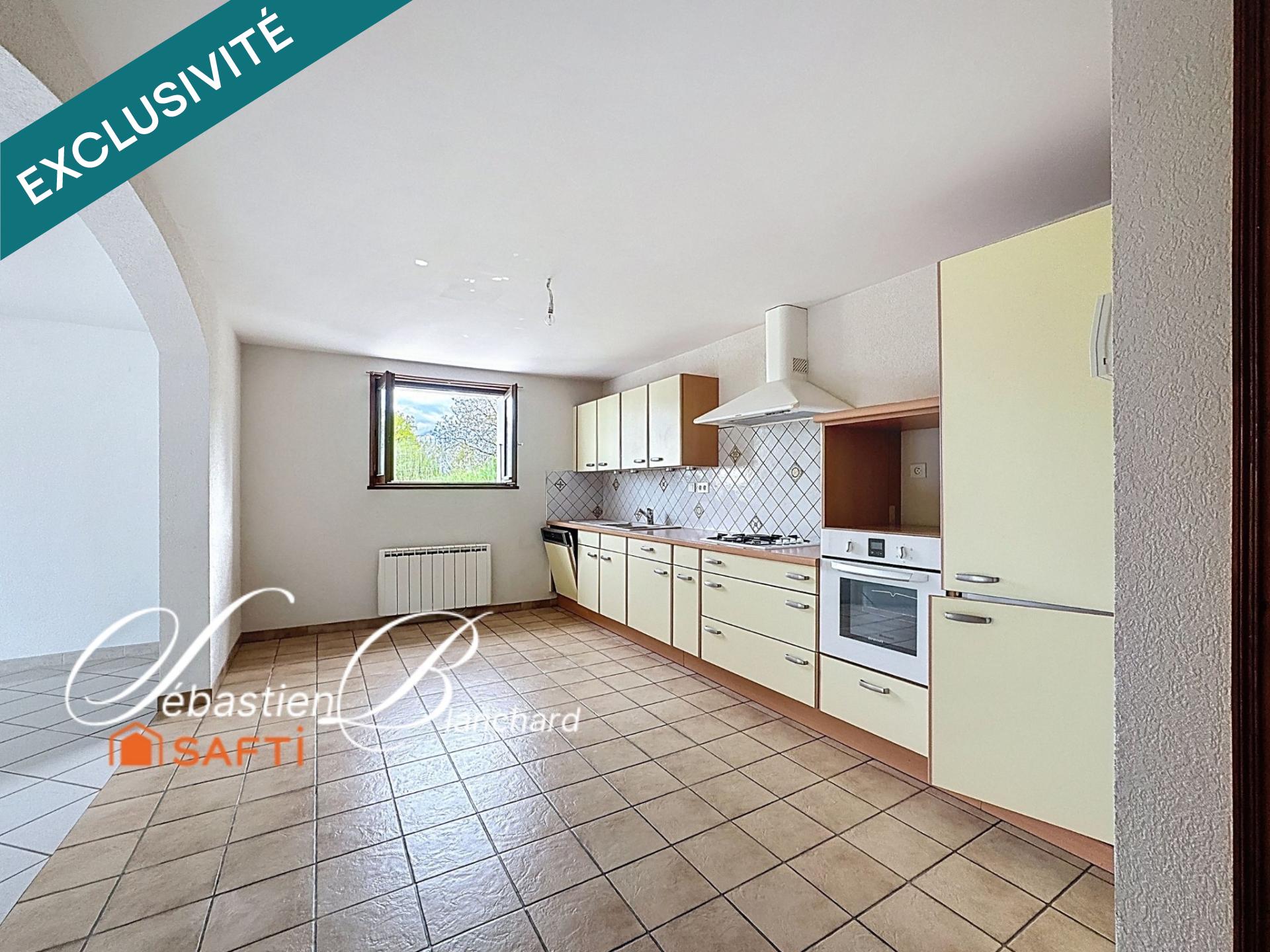 Un appartement spacieux avec jardin privatif, au calme à Ville