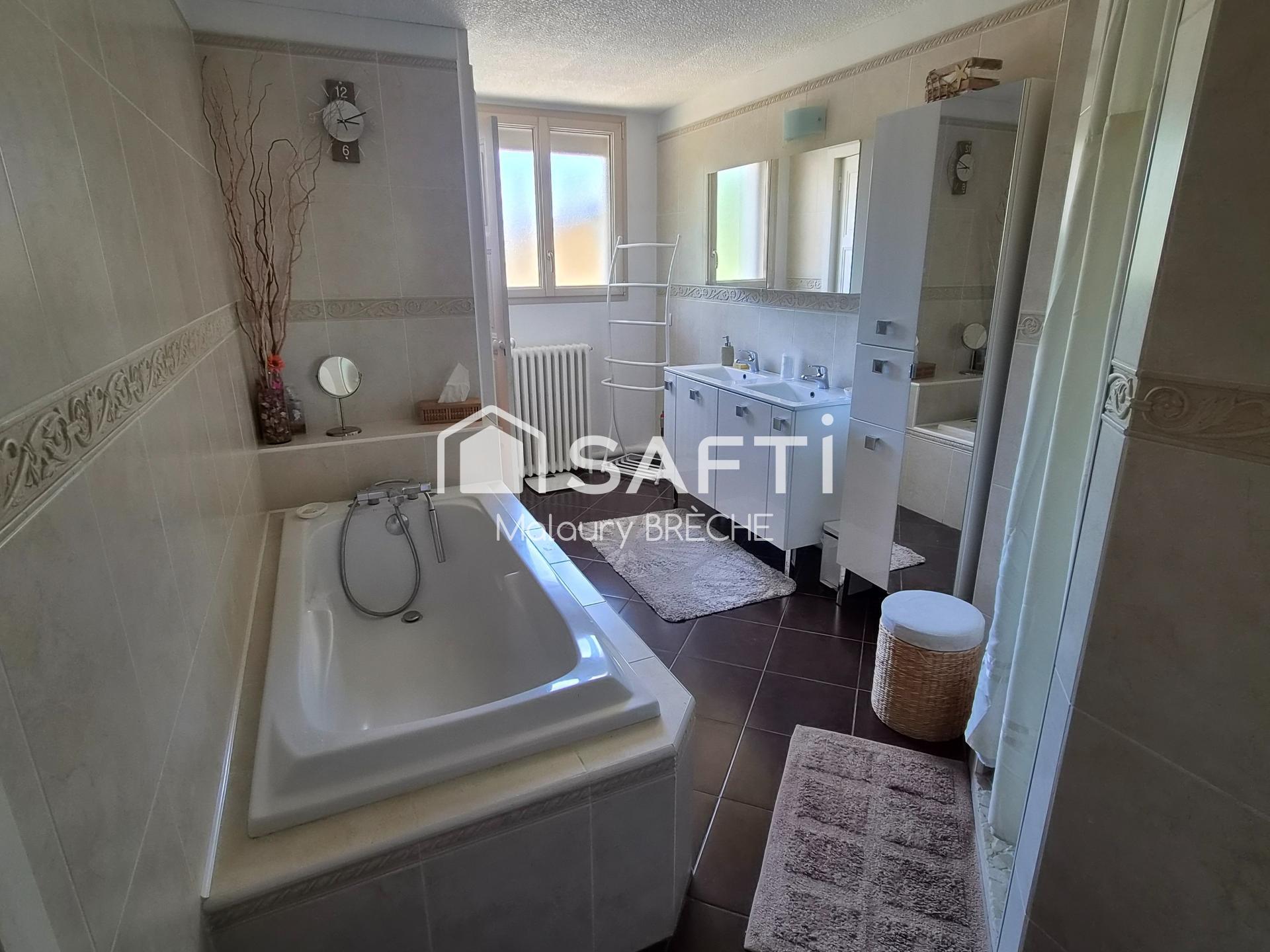 Photo SAFTI — Maison 8 pièces, 280 m² à Foucaucourt Sur Thabas 5
