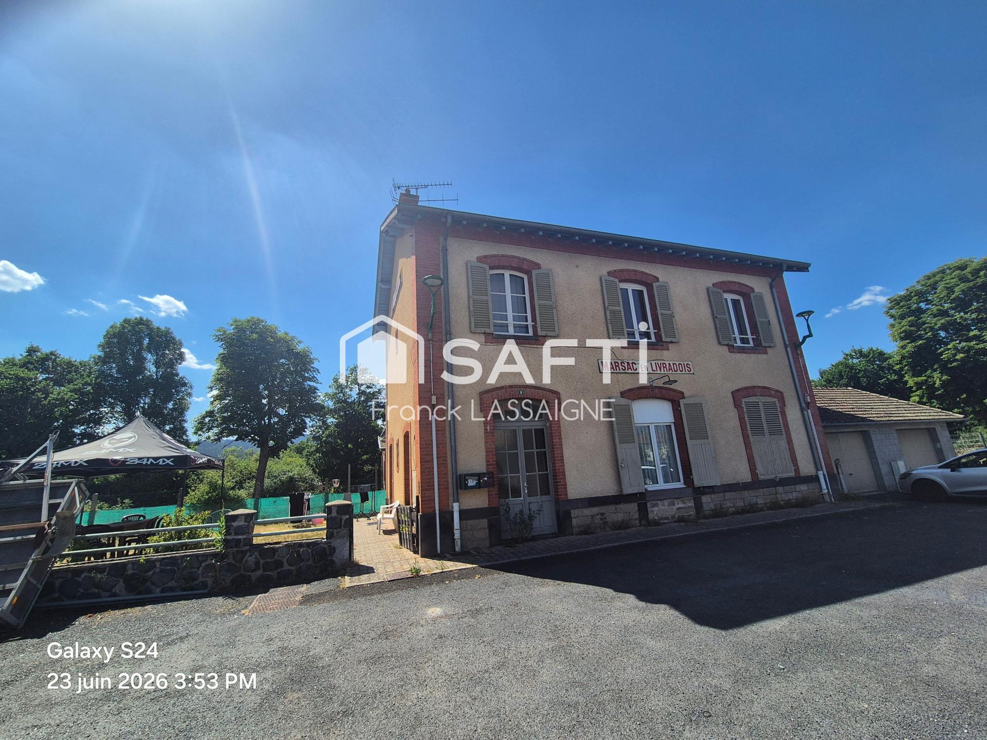Ancienne gare entièrement réhabilitée en 2 apparts