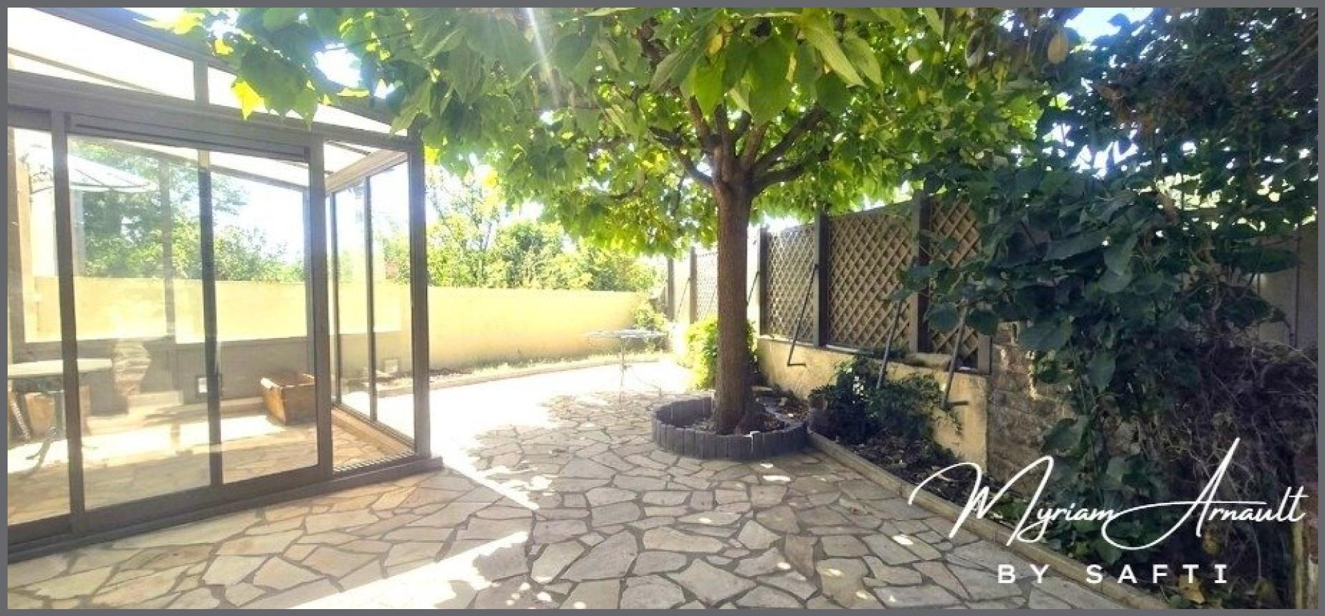 Photo SAFTI — Maison 4 pièces, 81 m² à Saint Hilaire La Treille 2
