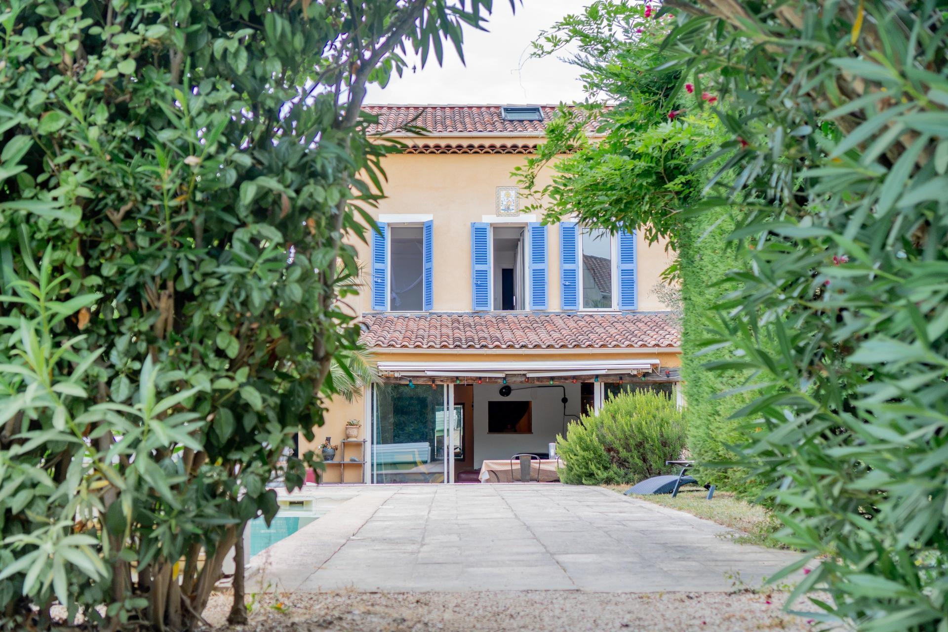 Maison 6 pièces 120 m² · à Six-Fours-les-Plages · 120 m² · 614 000 €