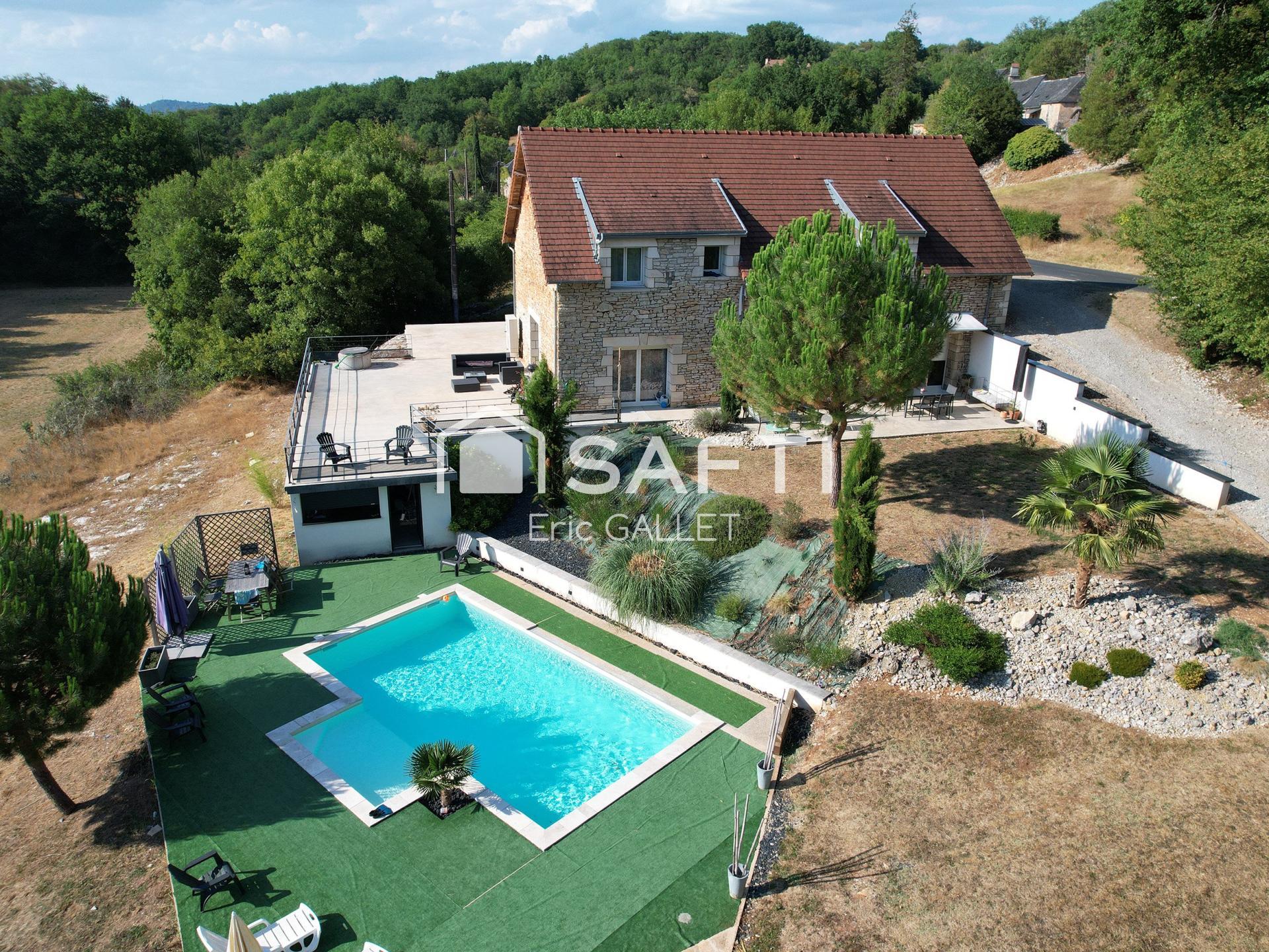 Grange entièrement rénovée 5 pièces avec piscine