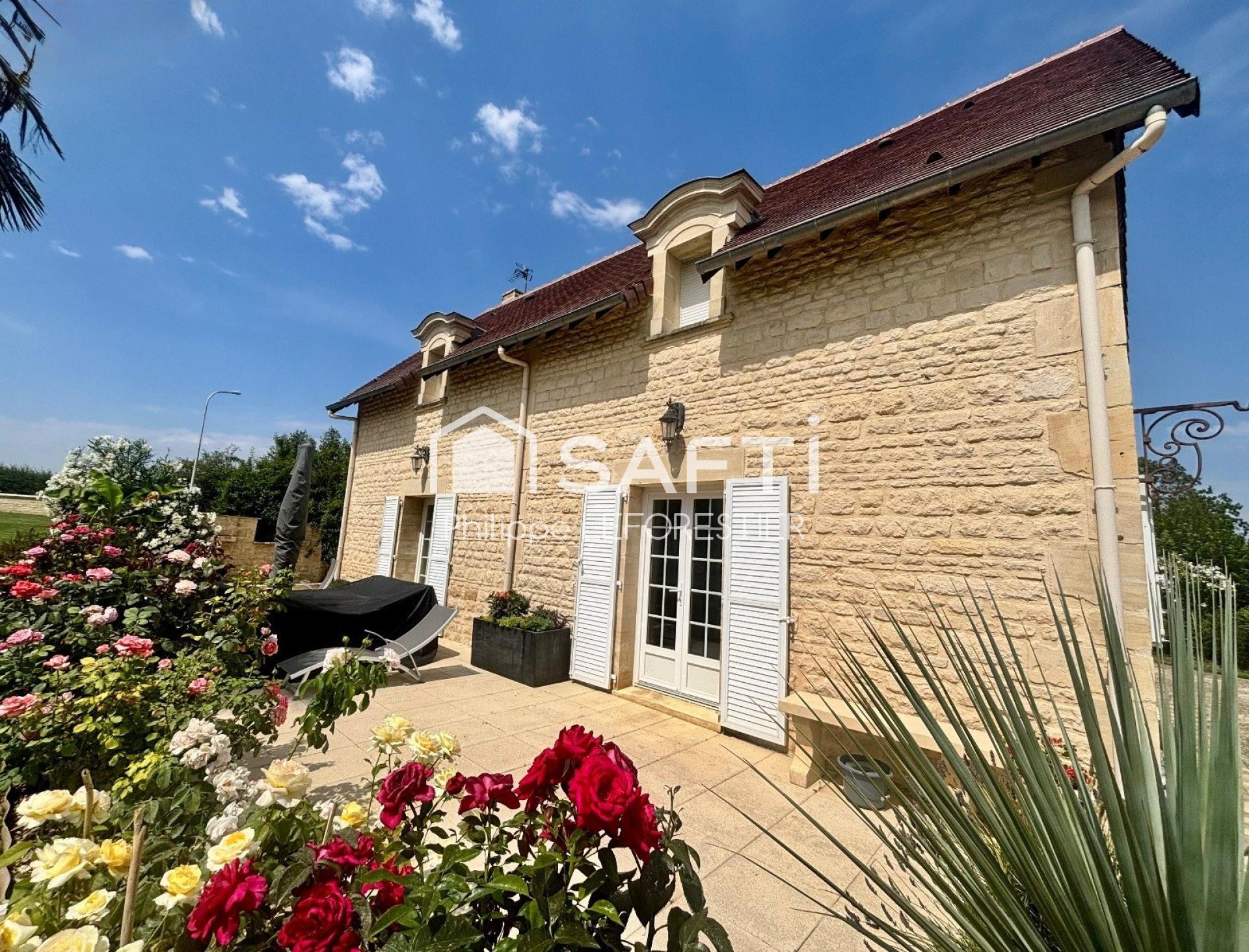 5 km d'Argences. Très belle maison de 5 chambres.
