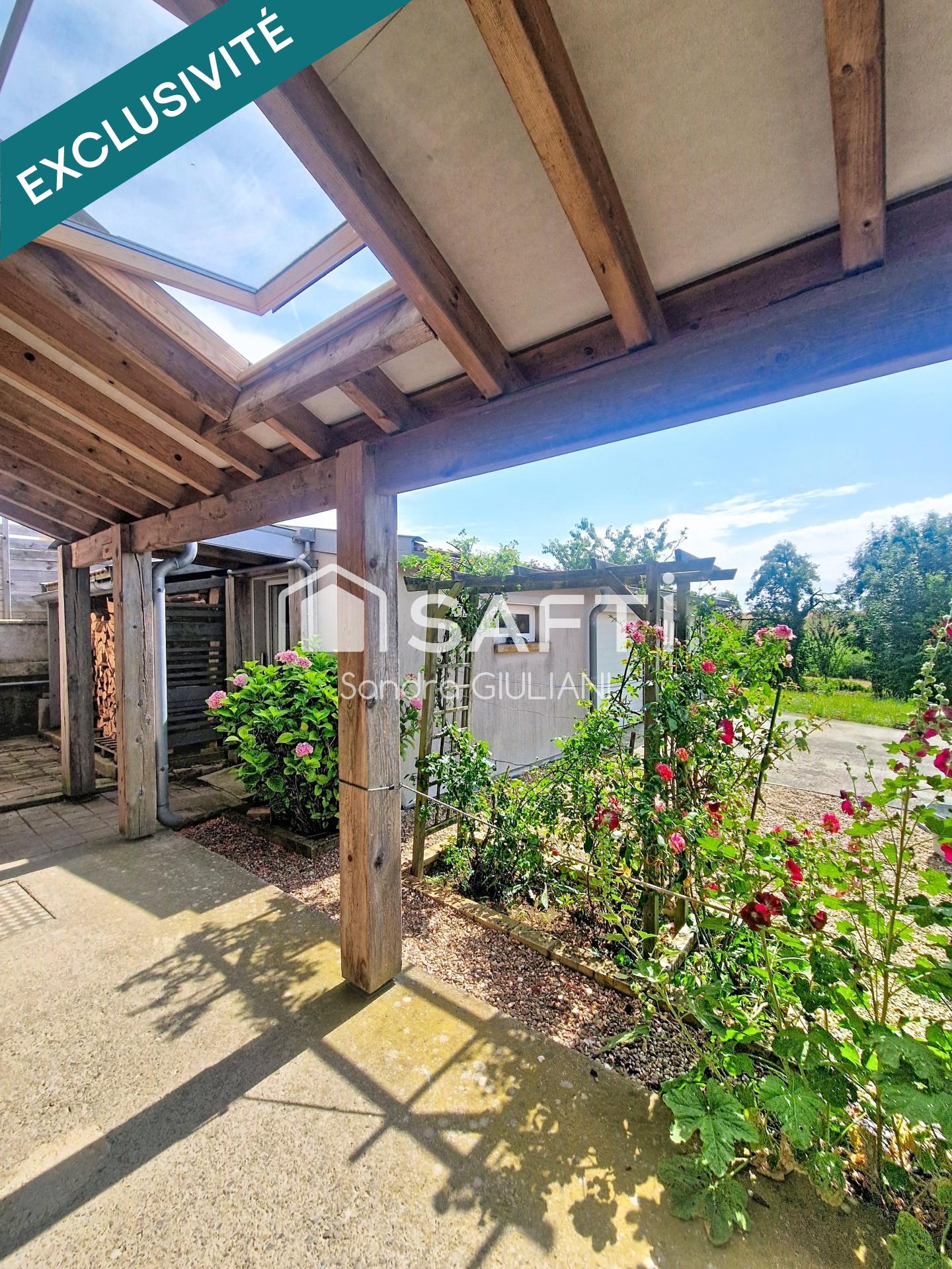 Maison spacieuse avec garage, terrasse, jardin au calme absolu !