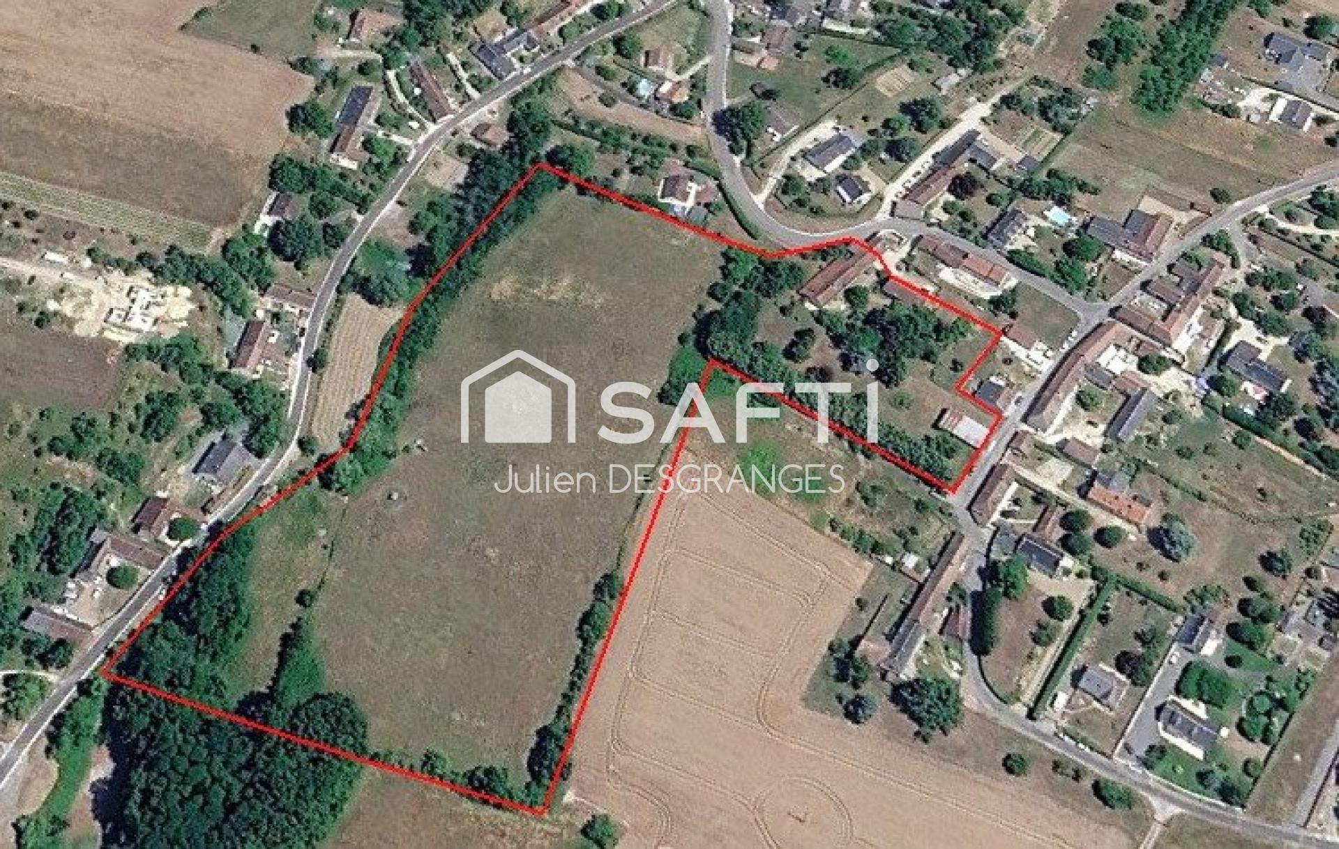Ensemble immobilier sur plus de 3 hectares avec terrain constructible et dépendances