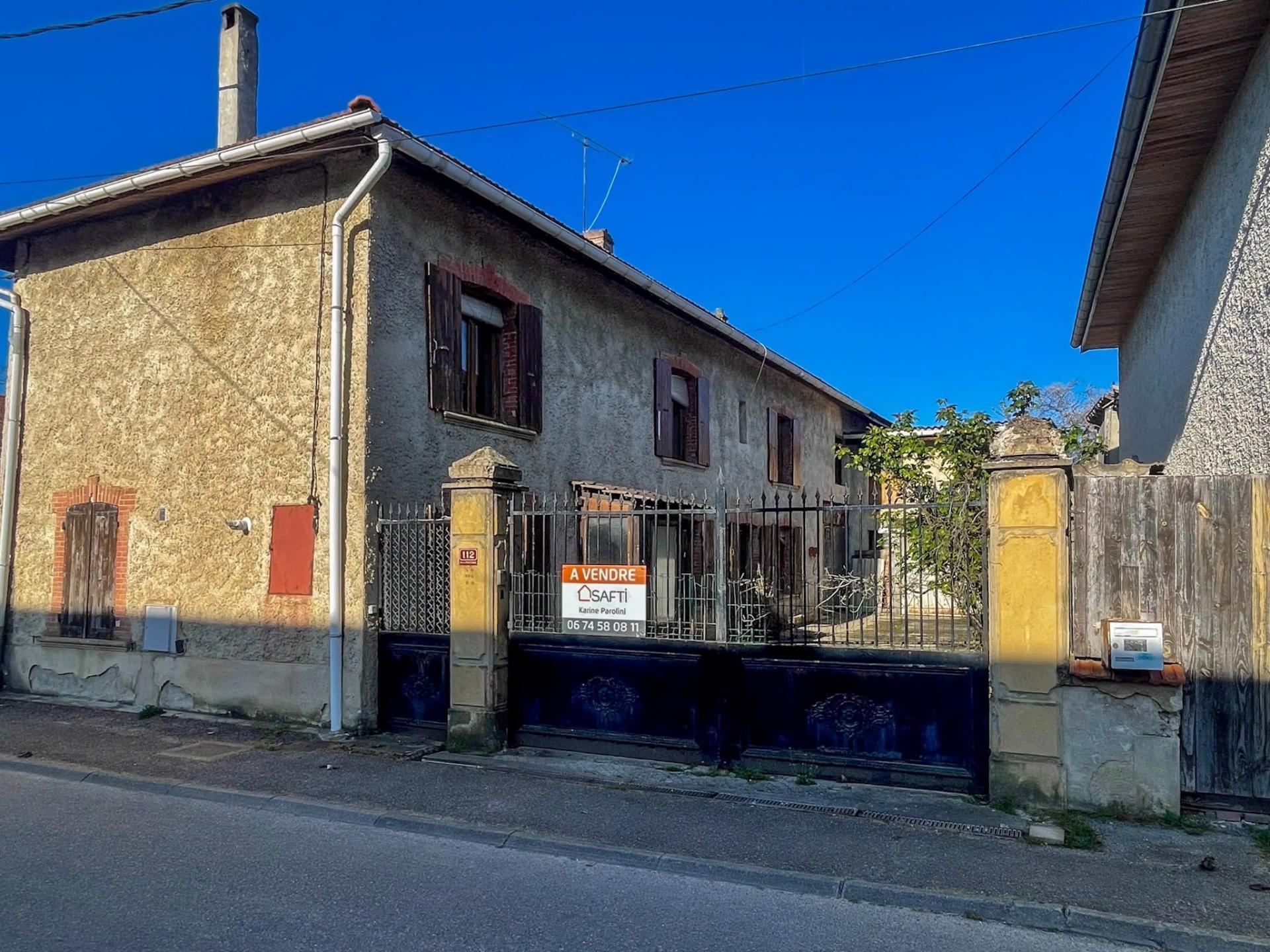 Maison 4 pièces 119 m² · à Saint-Simeon-de-Bressieux · 119 m² · 140 000 €