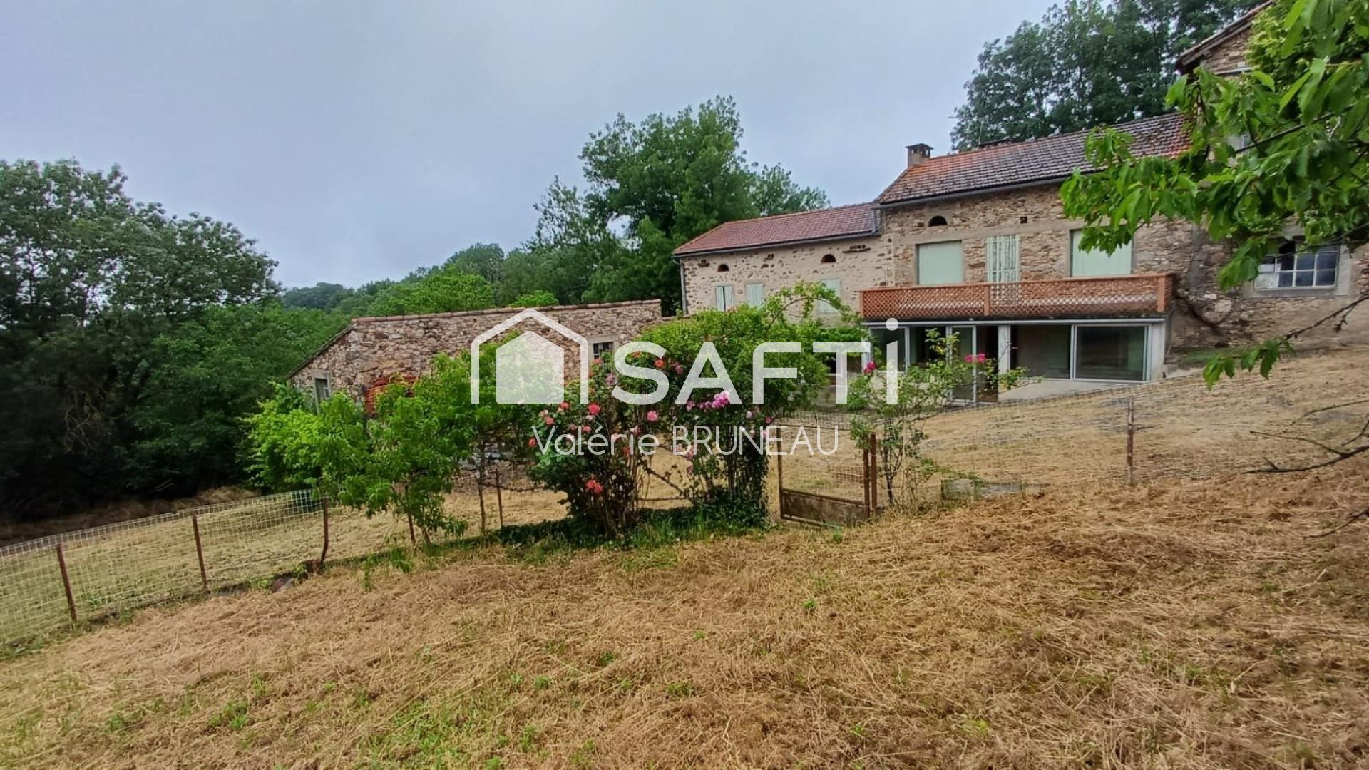 Corps de ferme 182m2 habitables avec env. 600 m² de dépendances – Fort potentiel