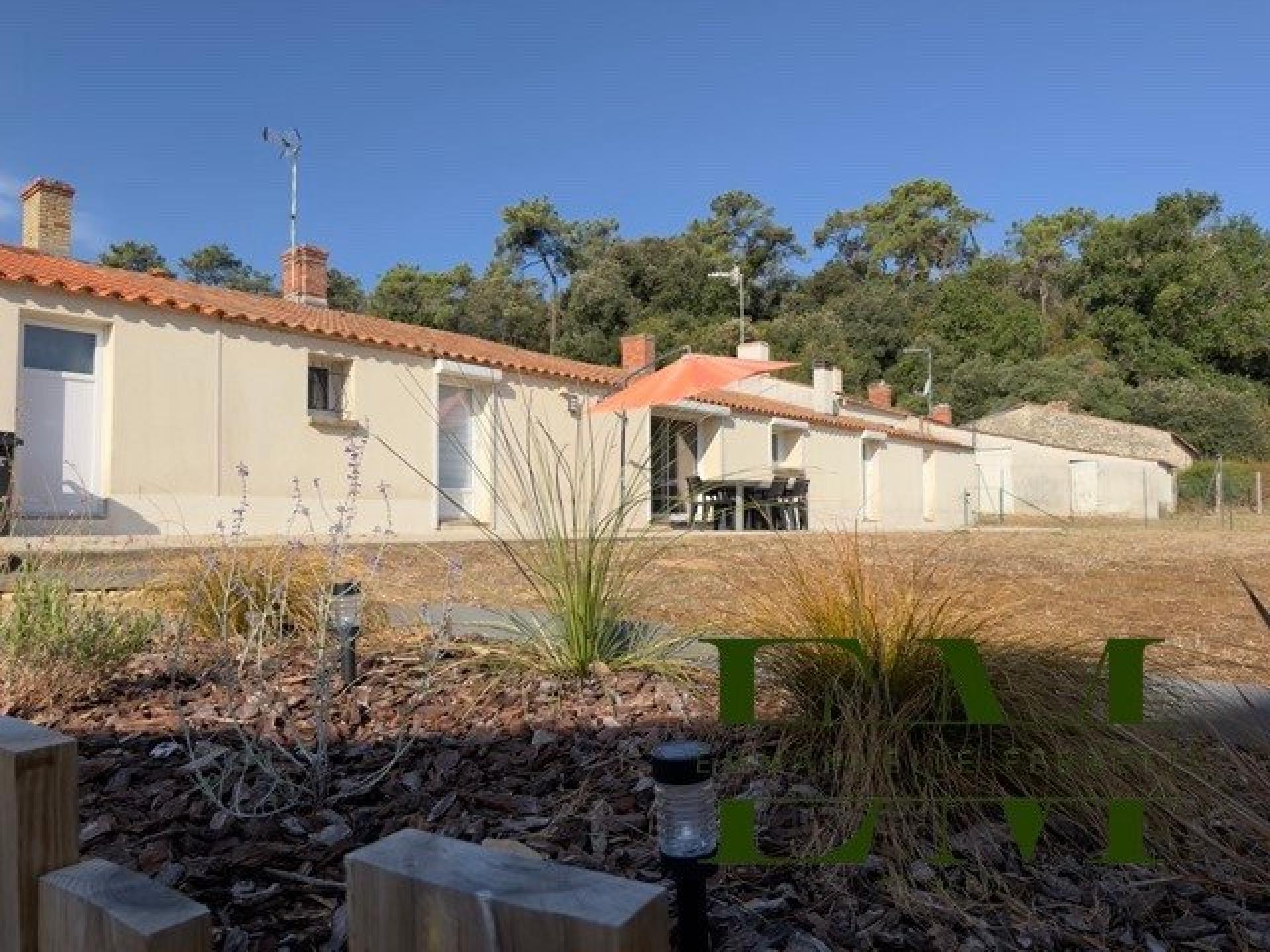 Maison 4 pièces 109 m² · à Longeville-sur-Mer · 109 m² · 330 000 €