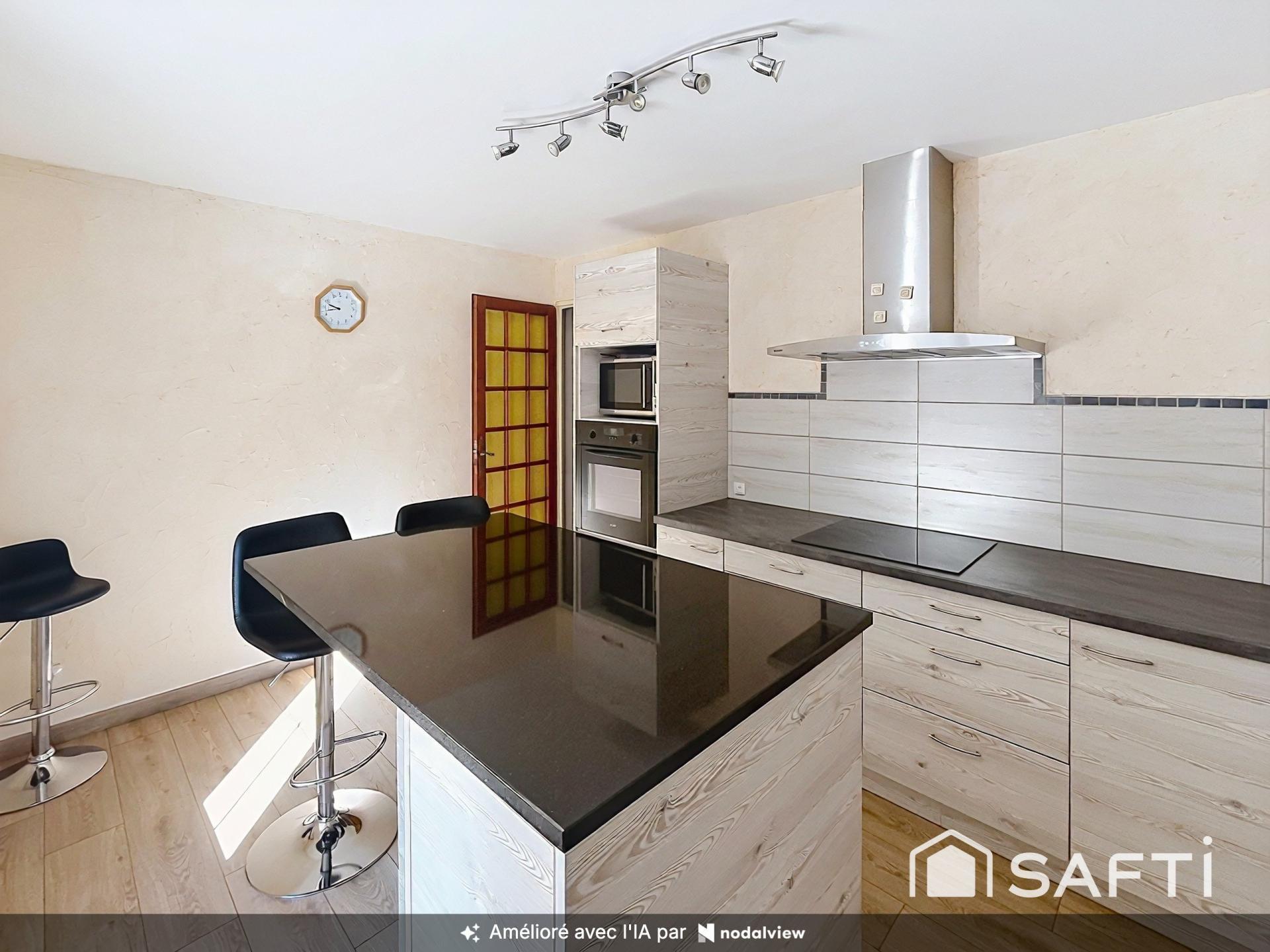 Maison 6 pièces 120 m² · à Poligny · 120 m² · 320 000 €