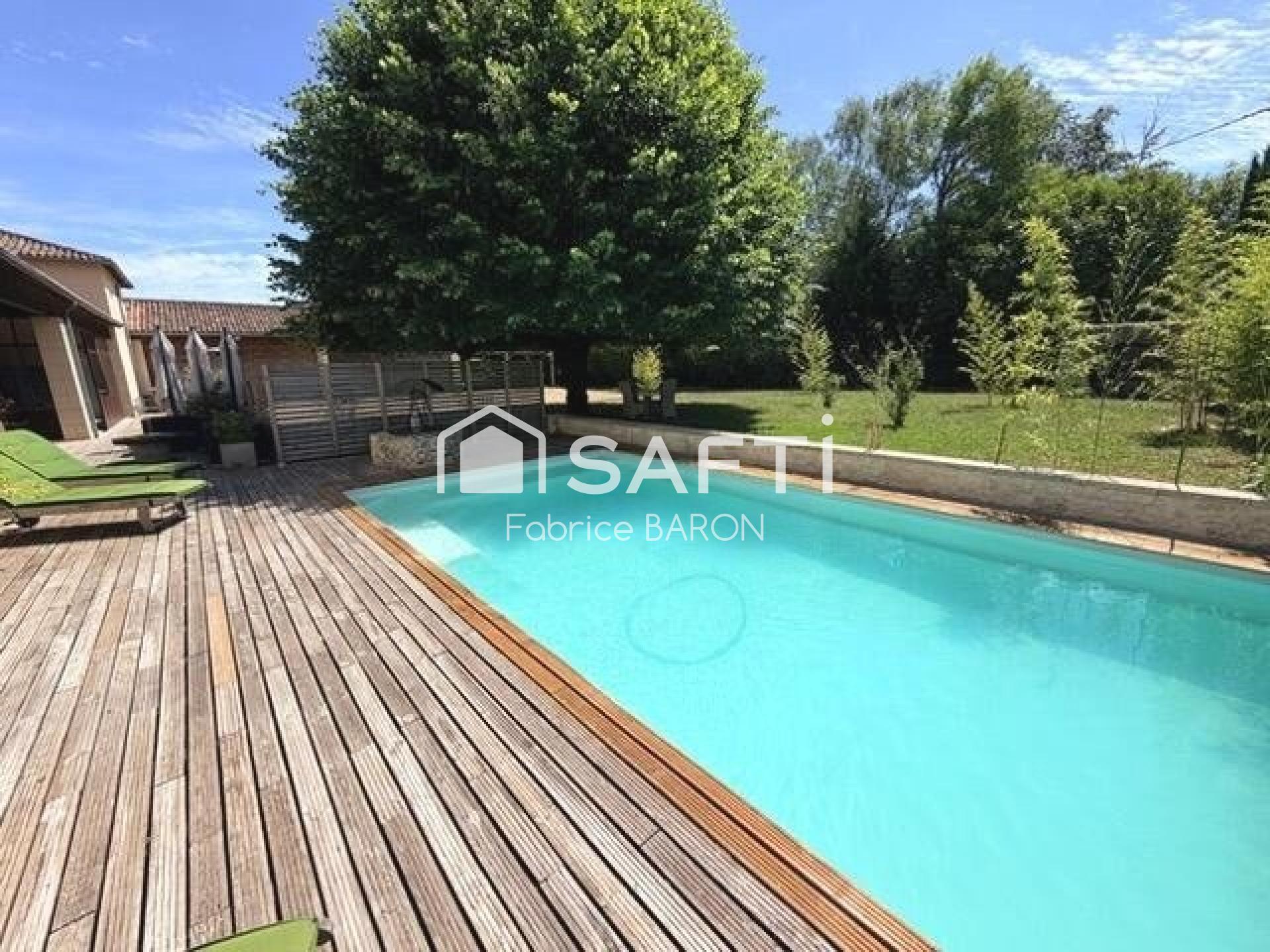 Photo SAFTI — Maison 9 pièces, 237 m² à Mignaloux Beauvoir