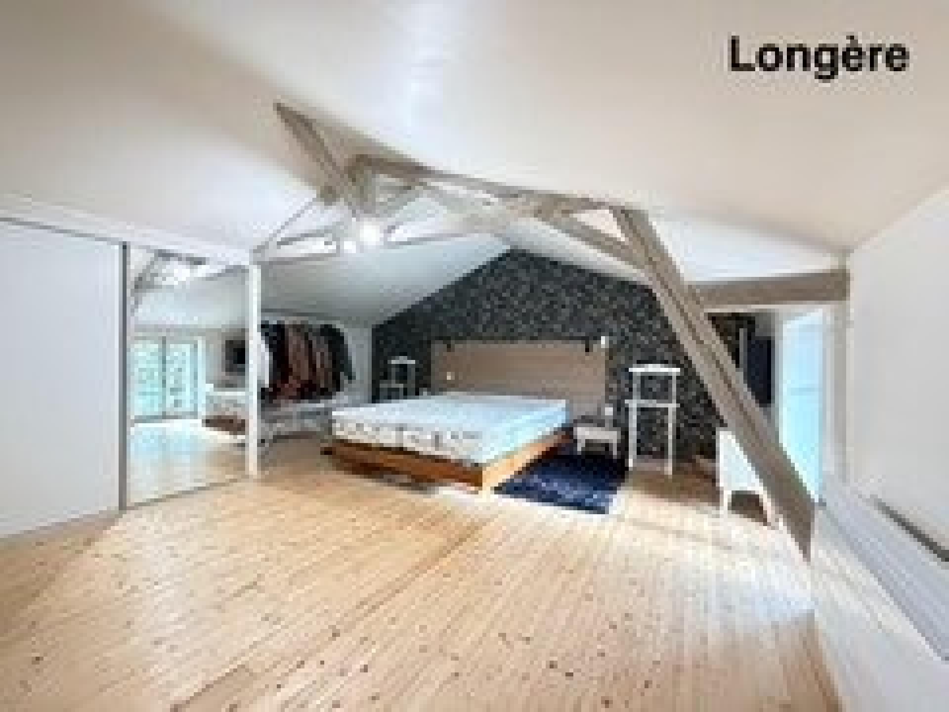 Photo 12 of the listing.