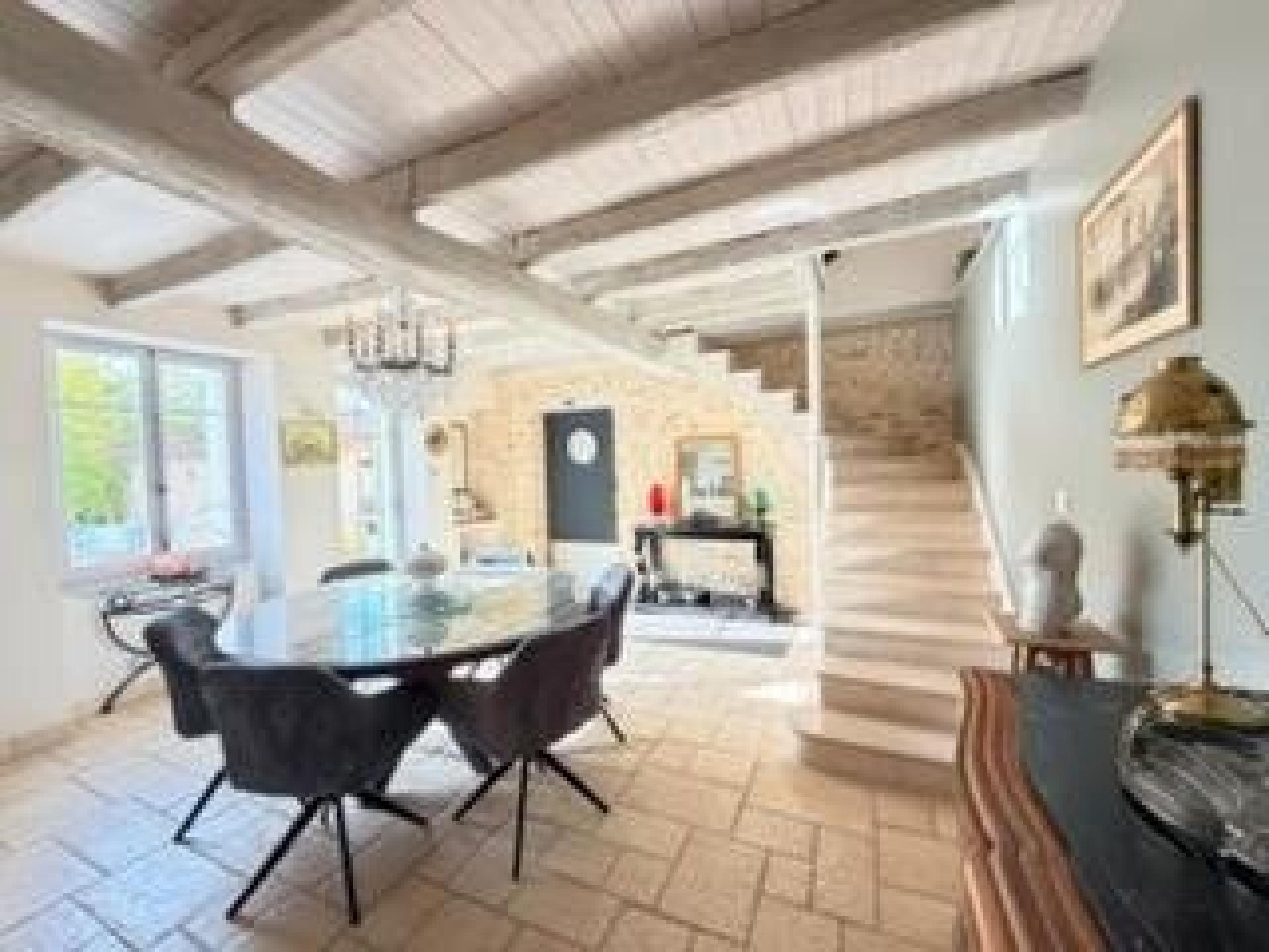 Photo 4 of the listing.