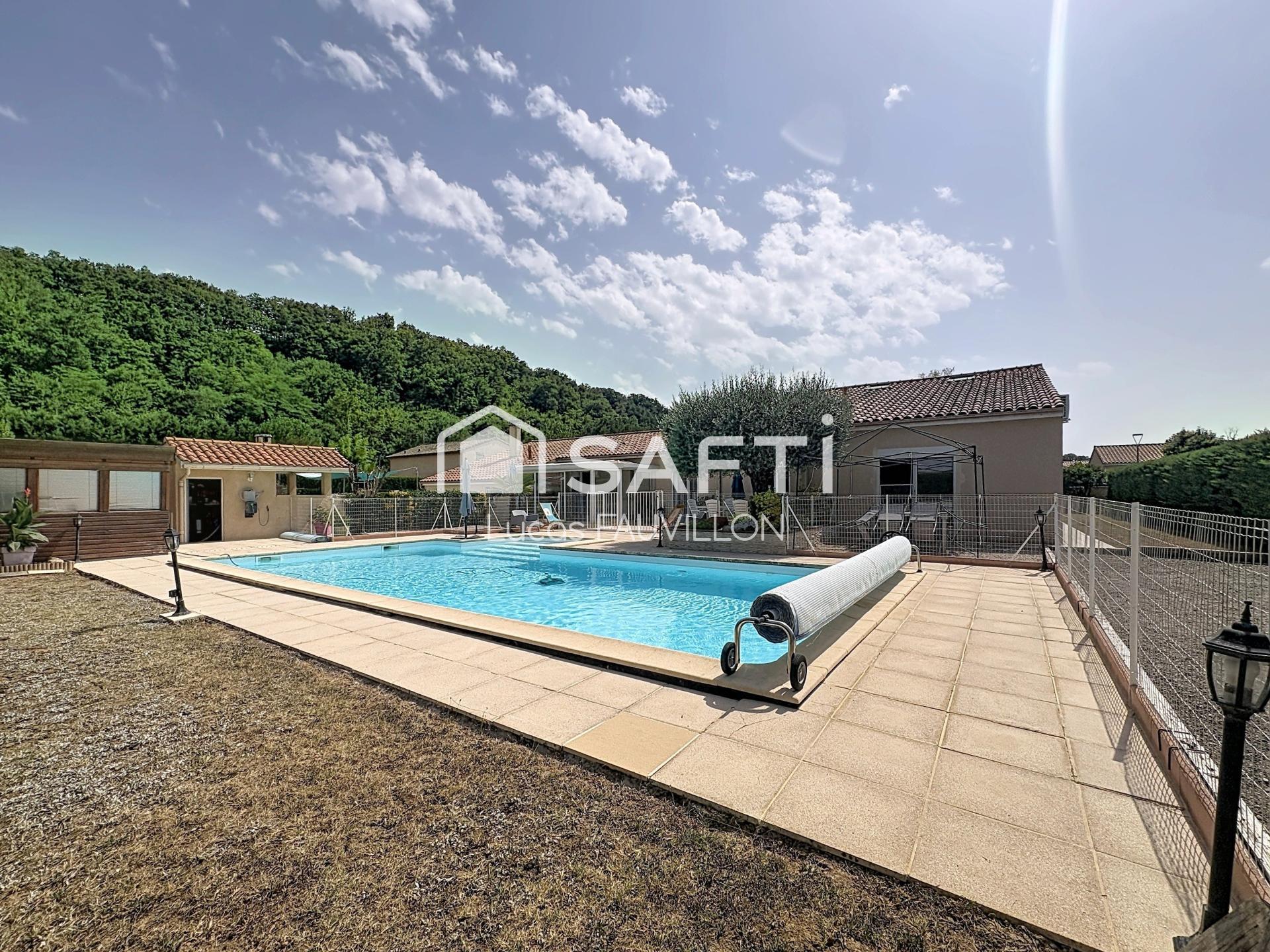 Maison de 140 m2 + Maison de 55m2 et Piscine