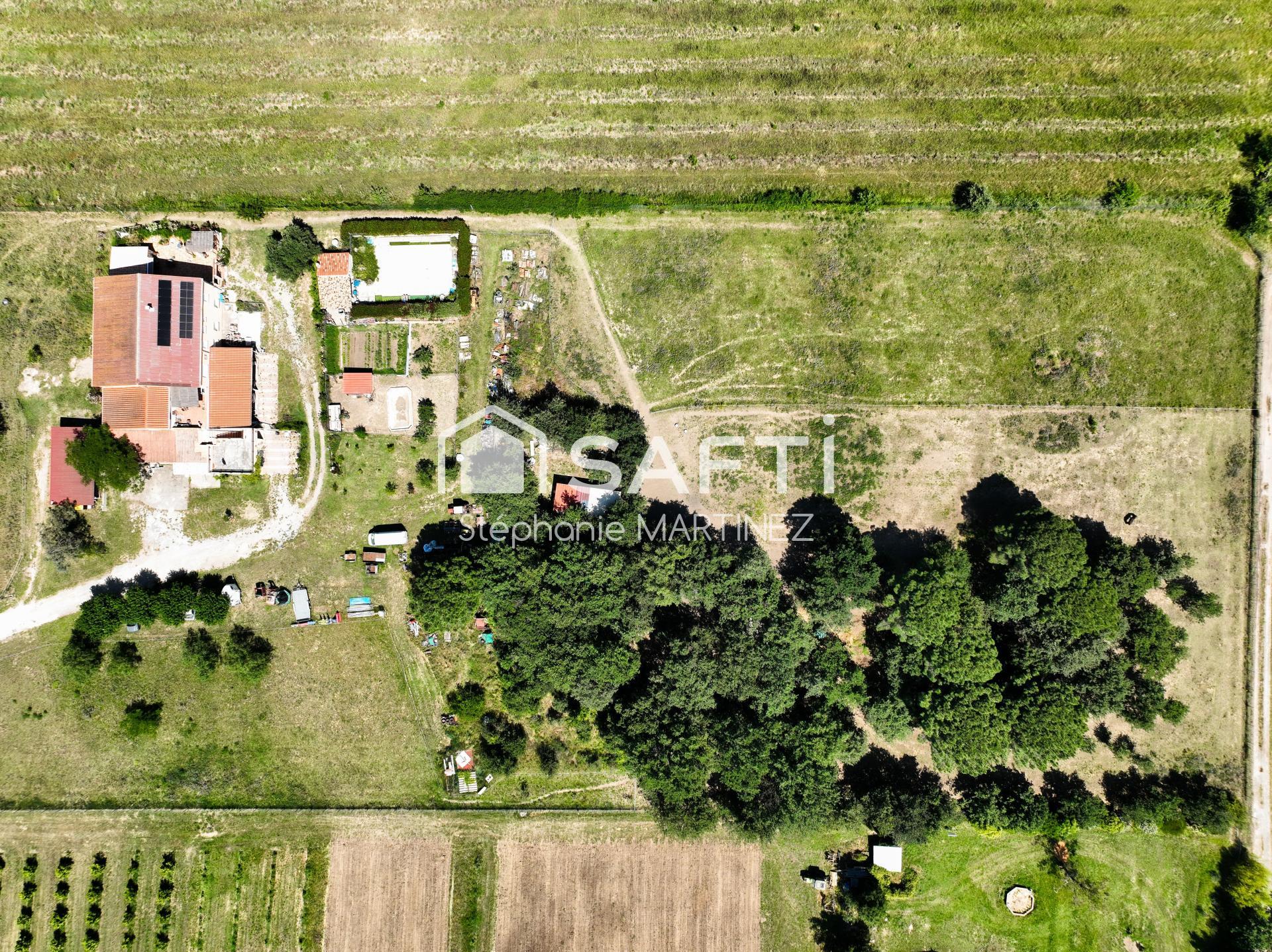 Photo SAFTI — Maison 11 pièces, 271 m² à Saint Genis Des Fontaines 3