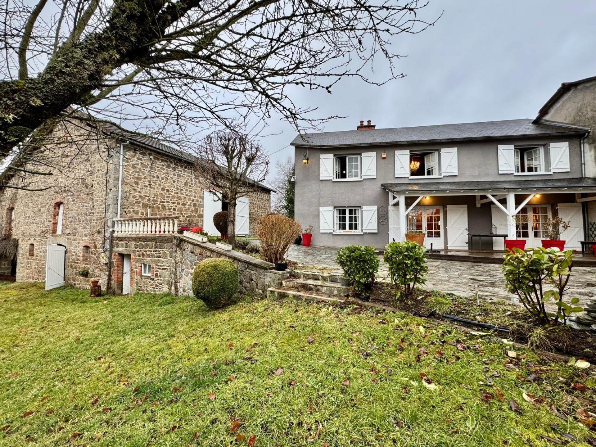 Longère de caractère au cœur d’un hameau creusois