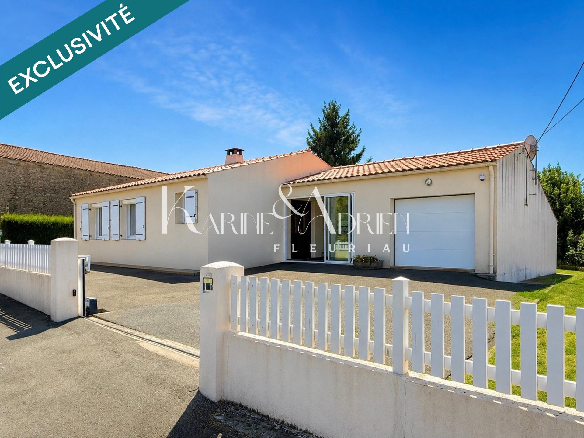 Maison de plain-pied 2 chambres, véranda, garage, dépendance et jardin clos