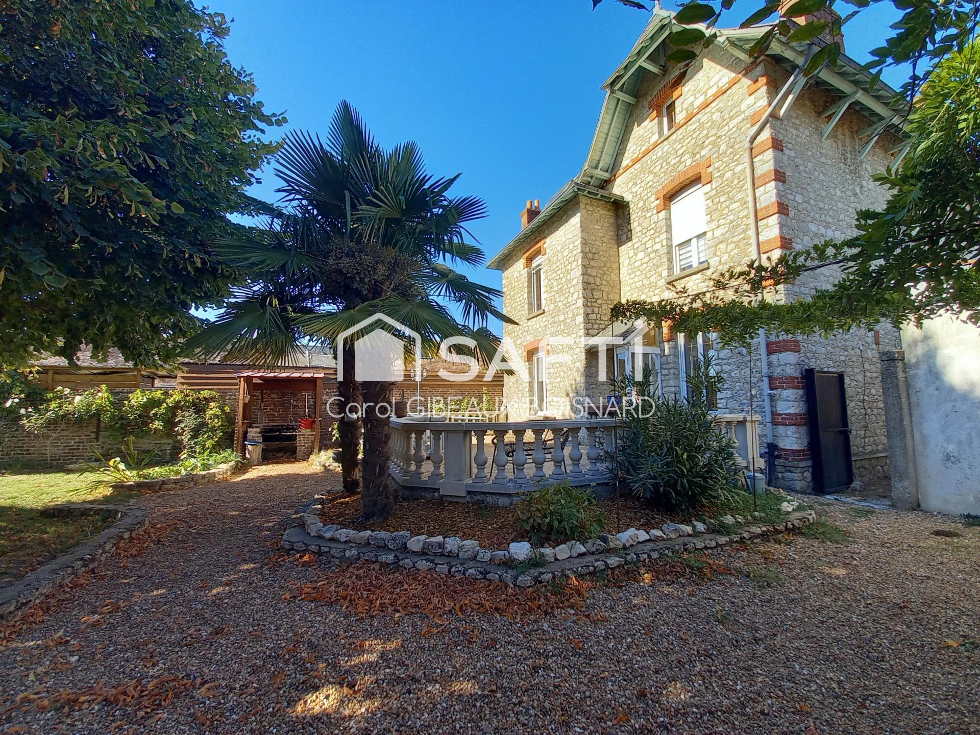 Maison 9 pièces 176 m² · à Chapelle-Royale · 176 m² · 231 000 €