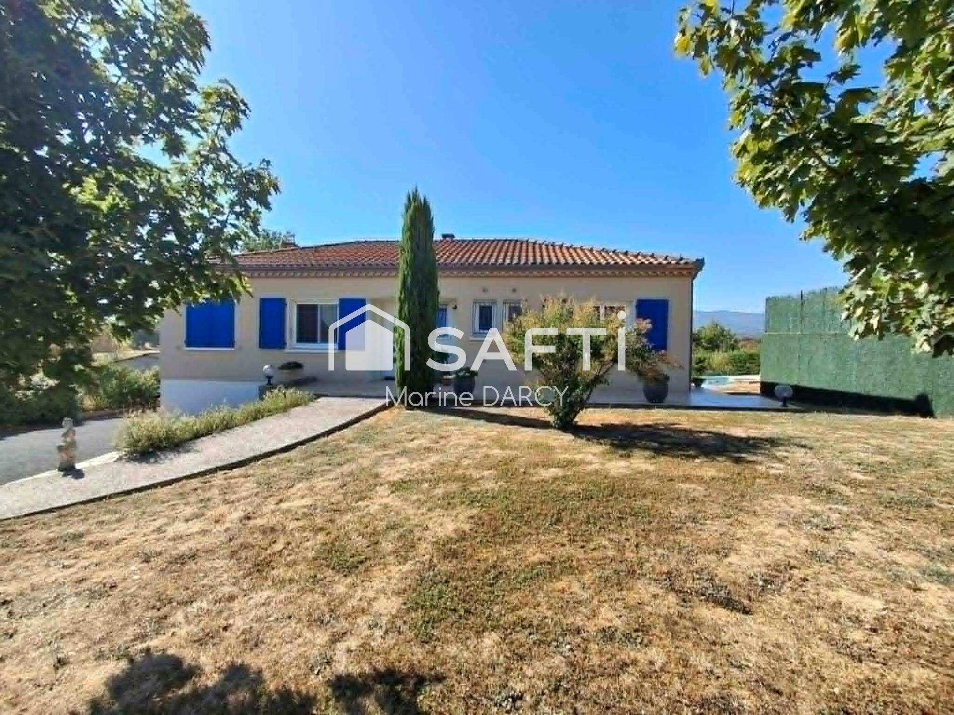 Maison de plain-pied sur 4 455 m² avec piscine, garages et dépendance