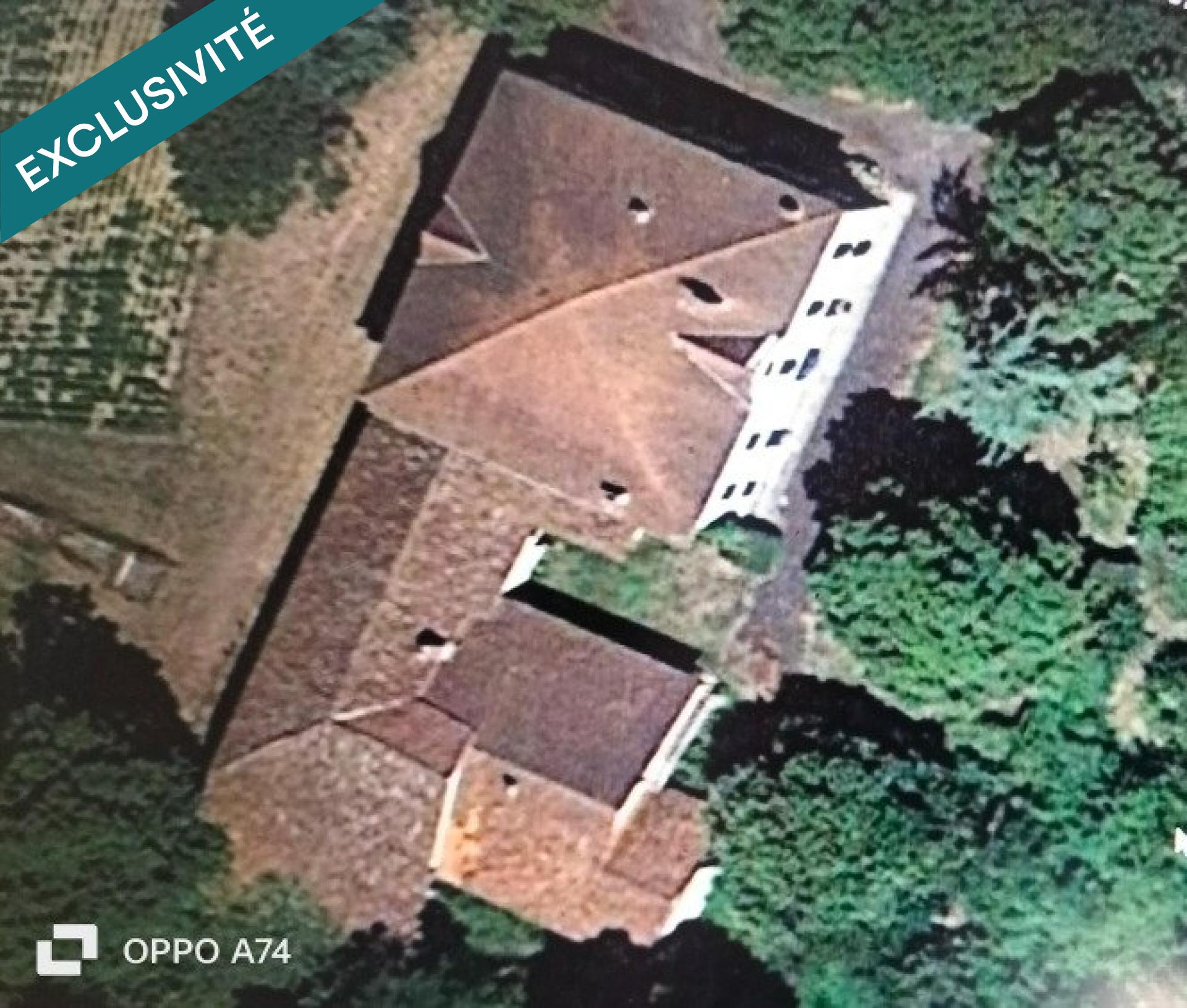 Ancienne propriété viticole du 19 eme siècle près du Tarn et d'un ruisseau.