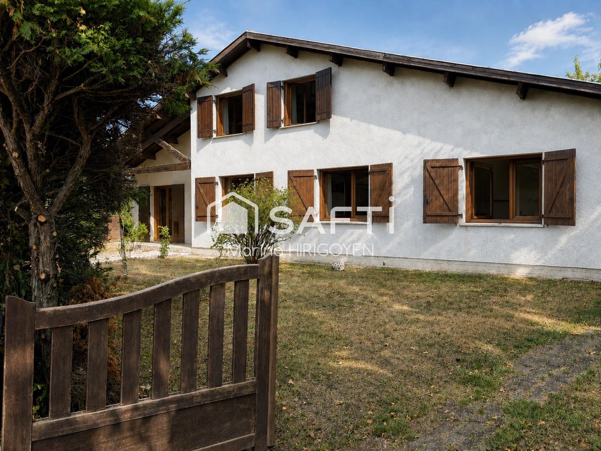Photo SAFTI — Maison 7 pièces, 152 m² à Leognan