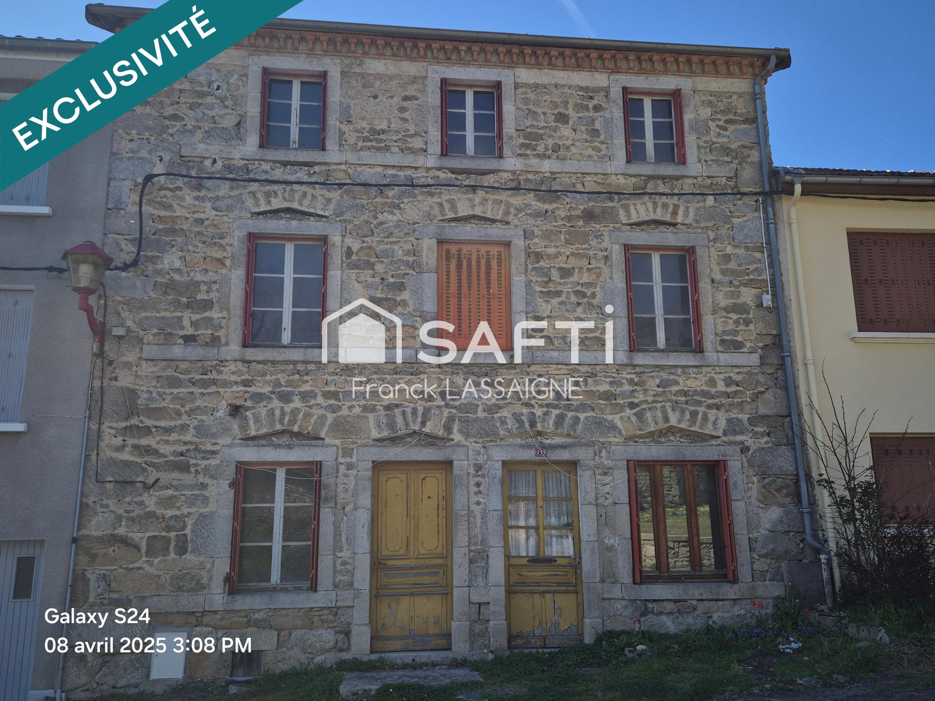 Maison en pierres avec jardin clos de 390m²...