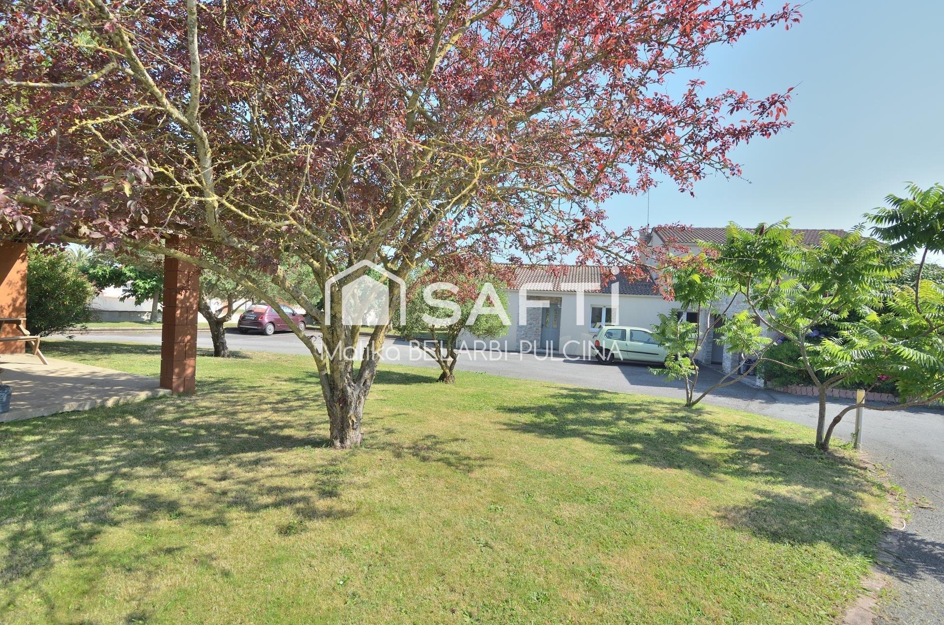 Maison 8 pièces 162 m² · à Brem-sur-Mer · 162 m² · 339 000 €