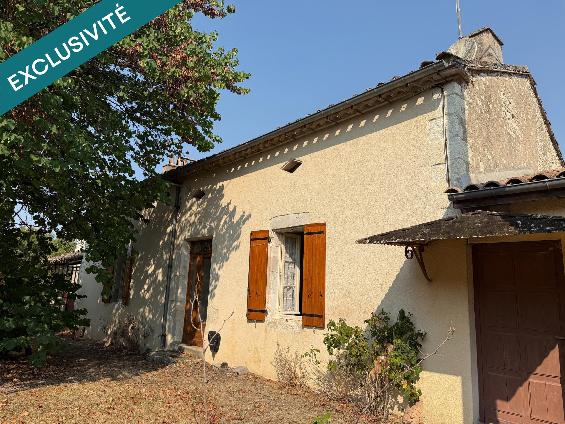 Ancienne Maison en pierre sur cave avec petites dépendances