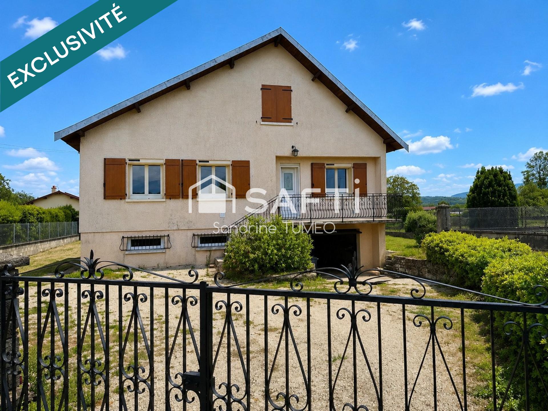 ARC-ET-SENANS – Maison sur sous-sol avec dépendance et 4 439 m² de terrain entièrement constructible