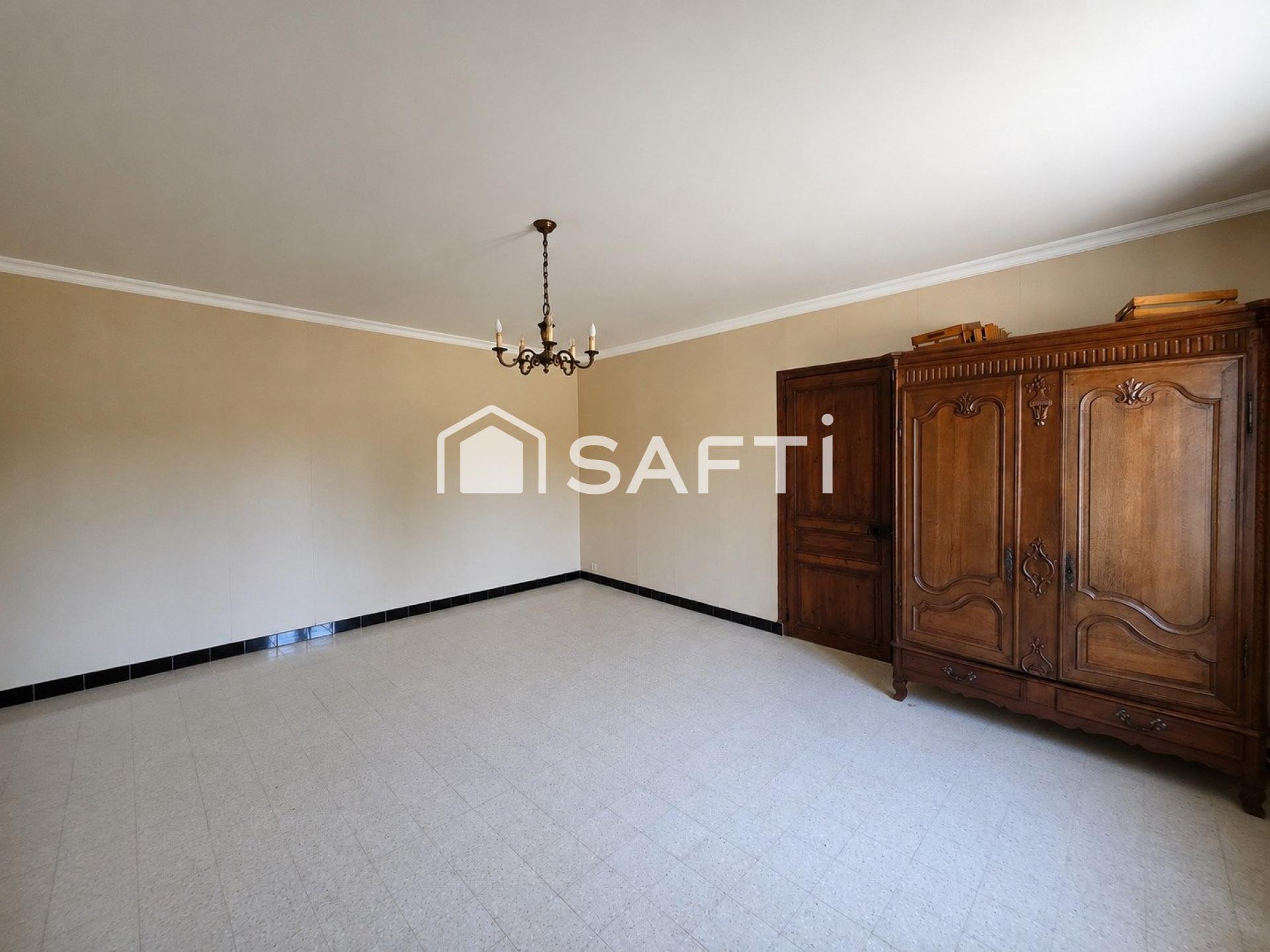 Maison individuelle avec commodités de plain-pied!