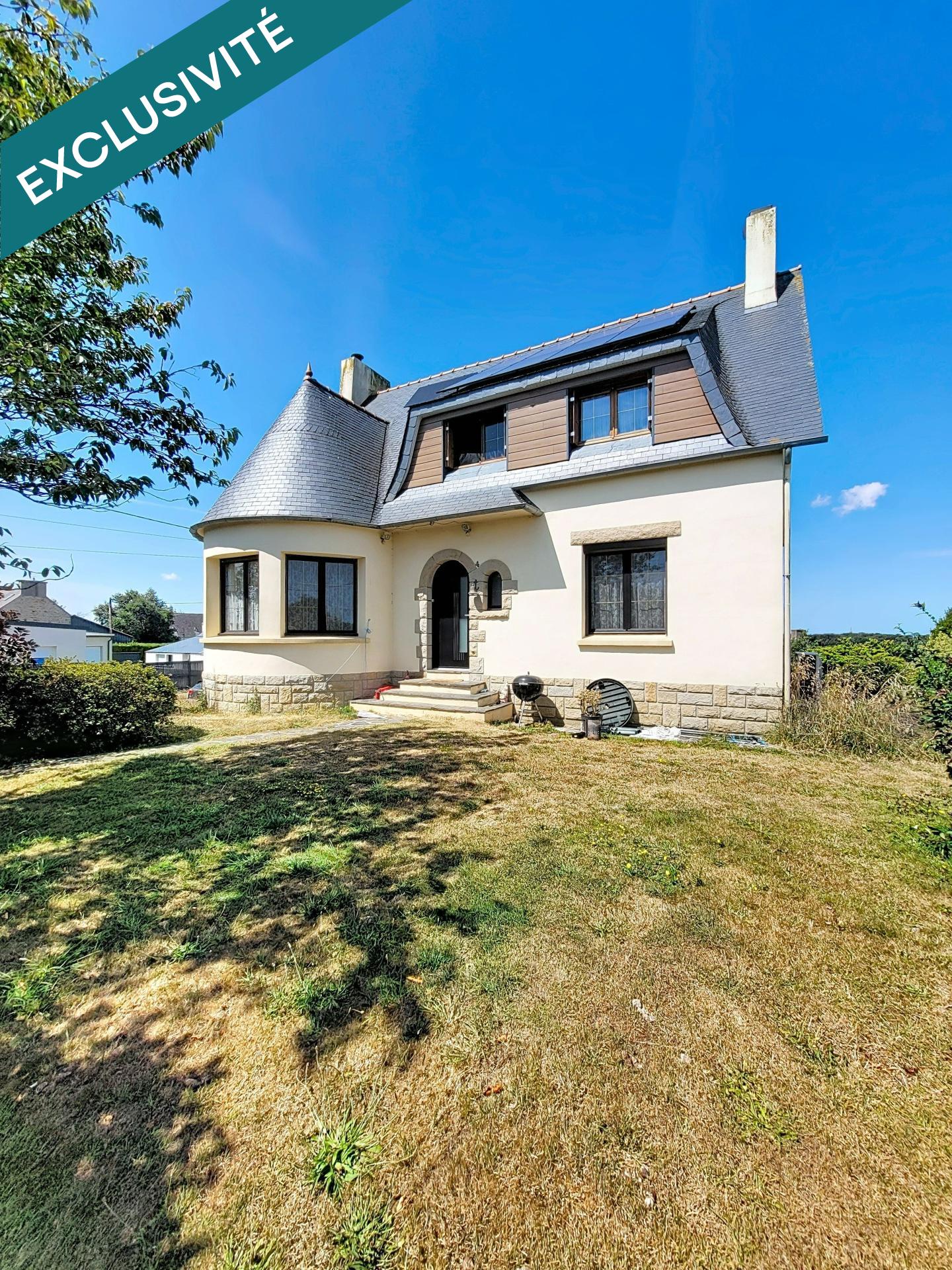 Maison avec de grands volumes