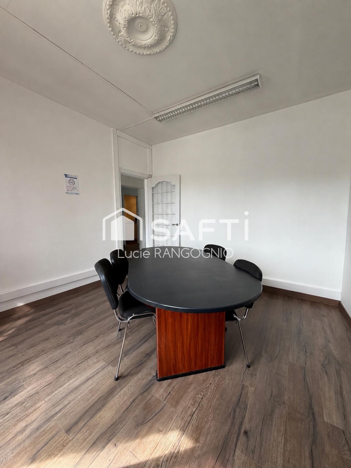Local commercial 7 pièces 130 m² · à Arques · 130 m² · 167 369 €