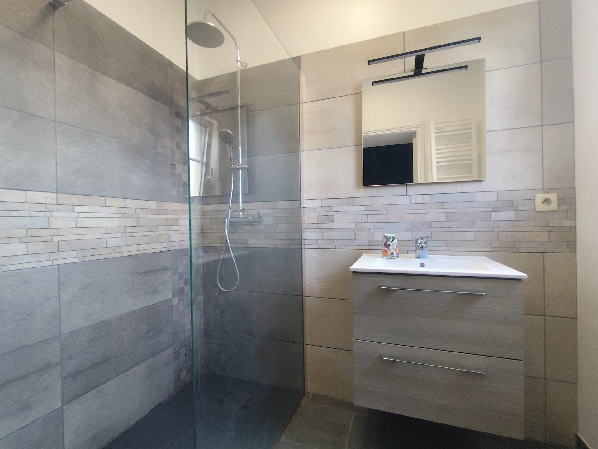Photo SAFTI — Maison 7 pièces, 165 m² à Saint Ouen Des Toits 5