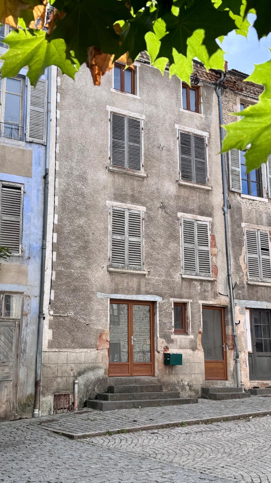 Maison 4 pièces 87 m² · à Ardes · 87 m² · 45 000 €