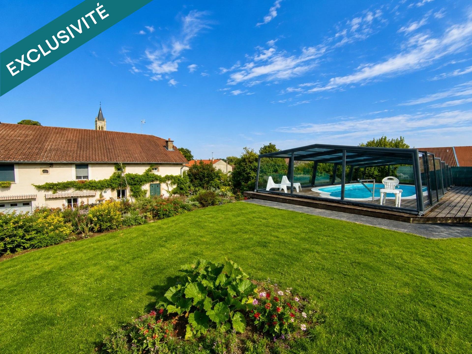 GRANDE MAISON + 2 GITES ET PISCINE COUVERTE ET CHAUFFEE