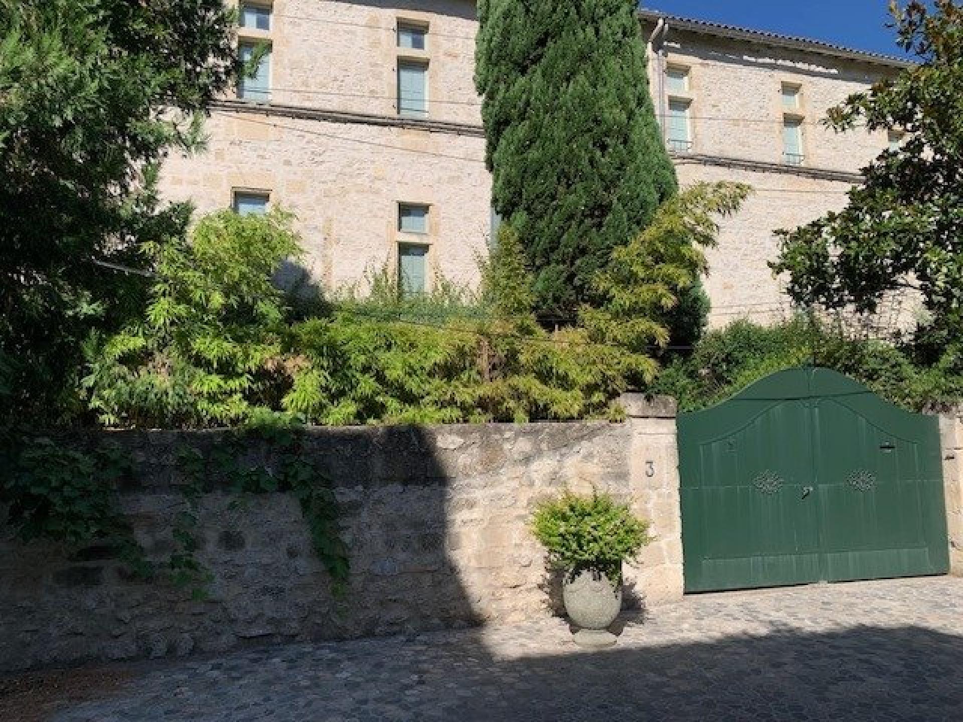 Maison 13 pièces 460 m² · à Tarascon · 460 m² · 945 000 €