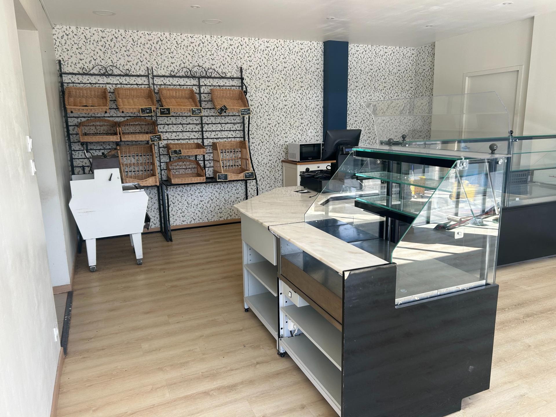 Fonds de commerce de boulangerie, pâtisserie · à Saint-Pol-de-Léon · 158 m² · 120 000 €