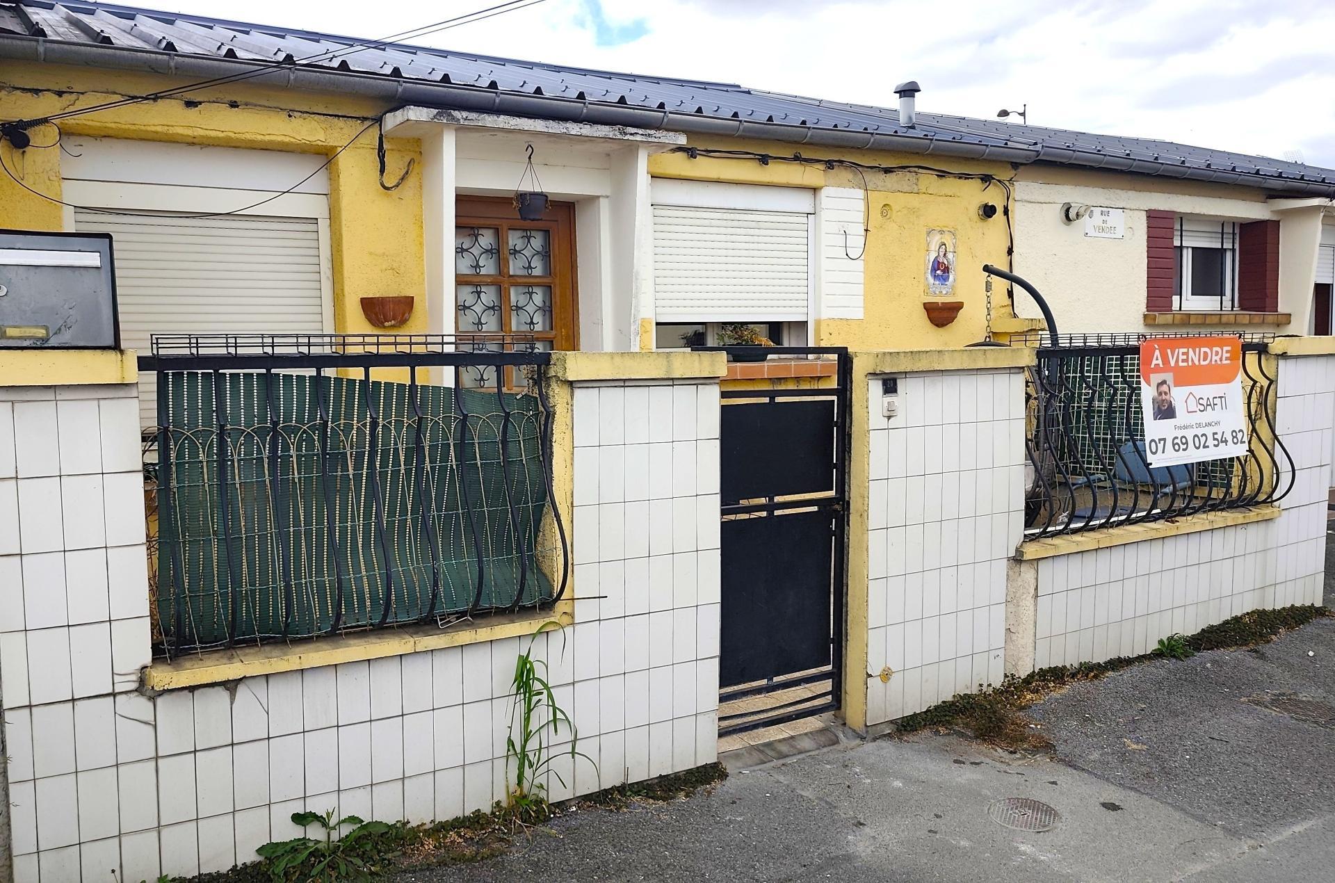 Maison 6 pièces 90 m² · à Saint-Quentin · 90 m² · 50 000 €
