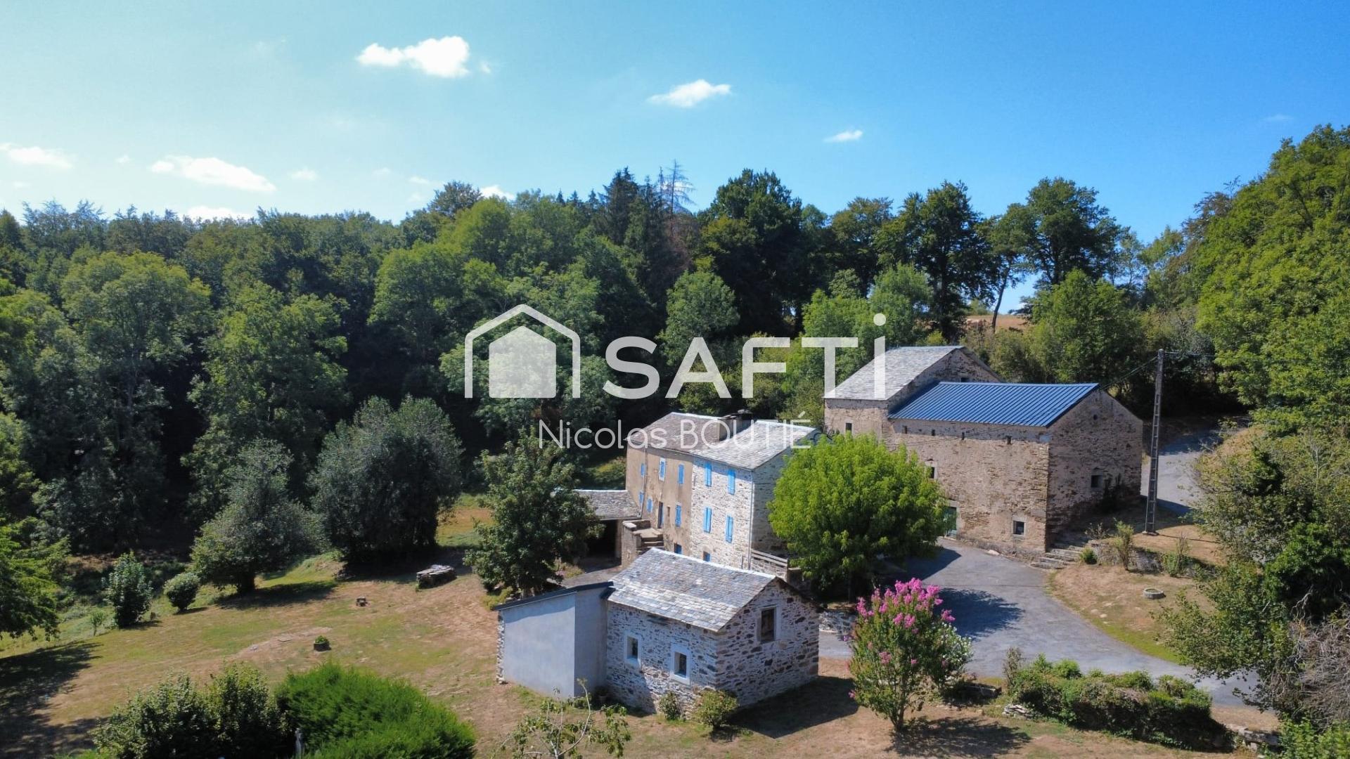 Ensemble immobilier deux habitations et dépendances