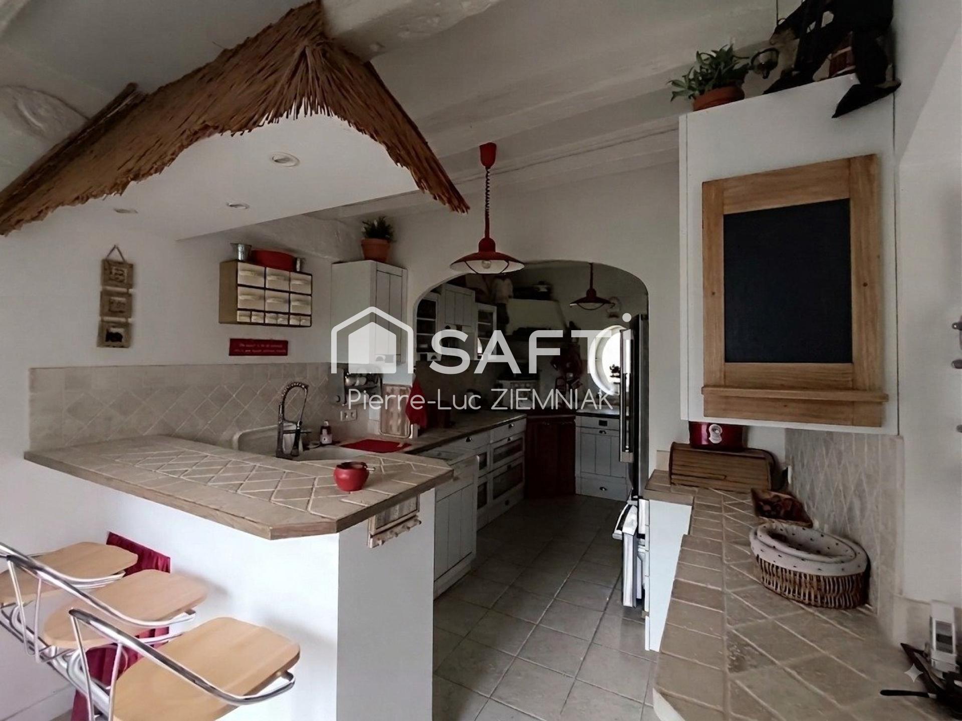 Maison 10 pièces 304 m² · à Château-Gontier-sur-Mayenne · 304 m² · 498 500 €