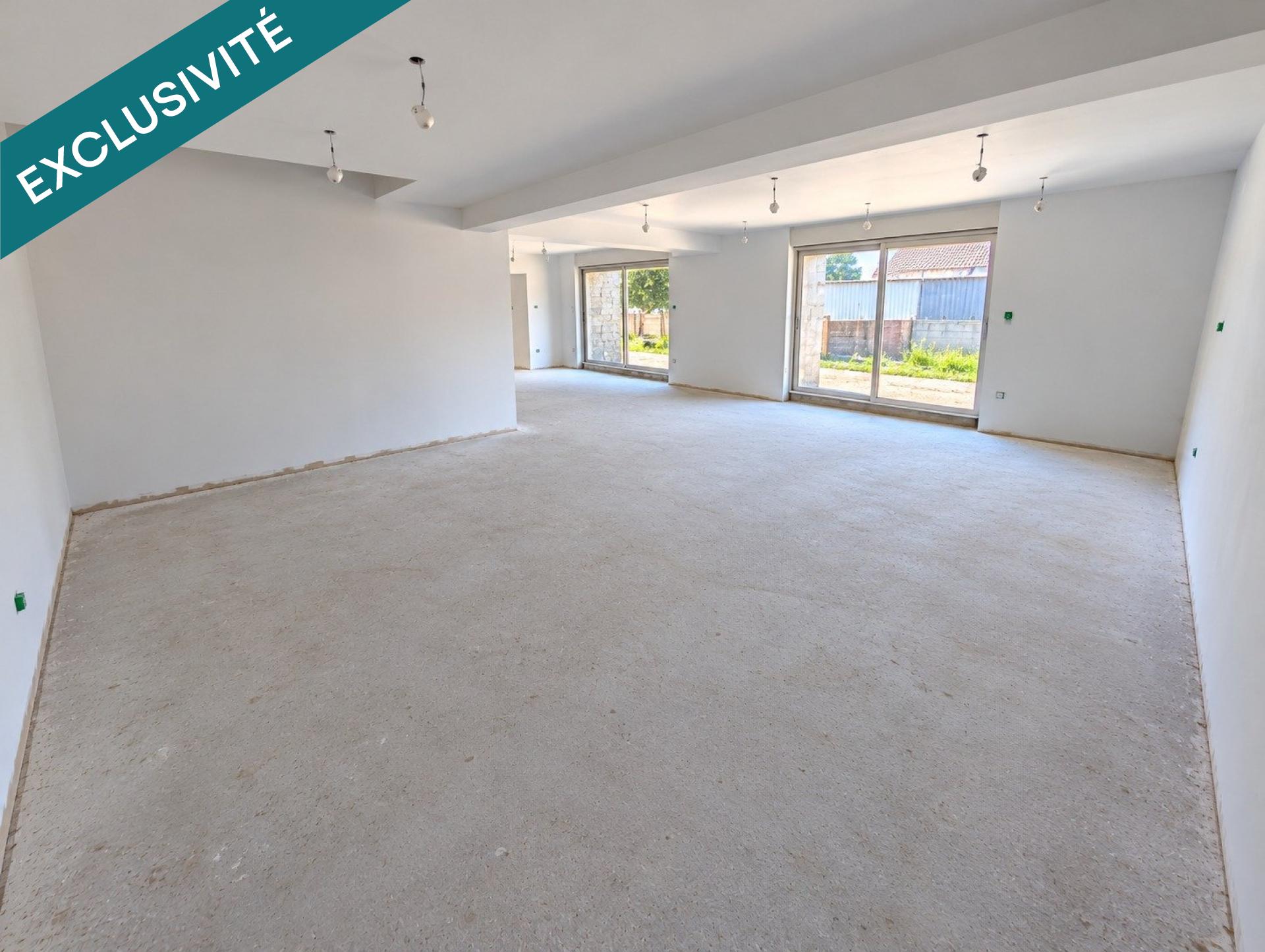 Maison familiale rénovée avec garage-atelier en plein centre-bourg