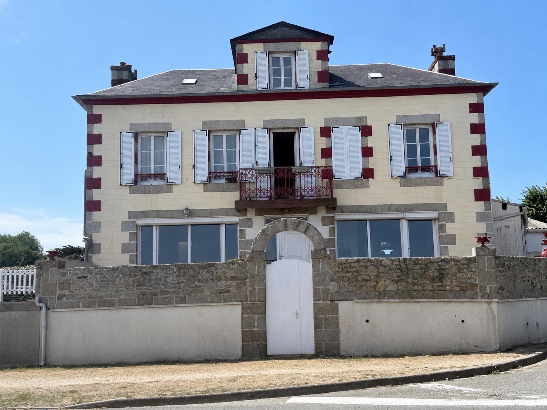 Maison 6 pièces 160 m² · à Saint-Pol-de-Leon · 160 m² · 395 200 €