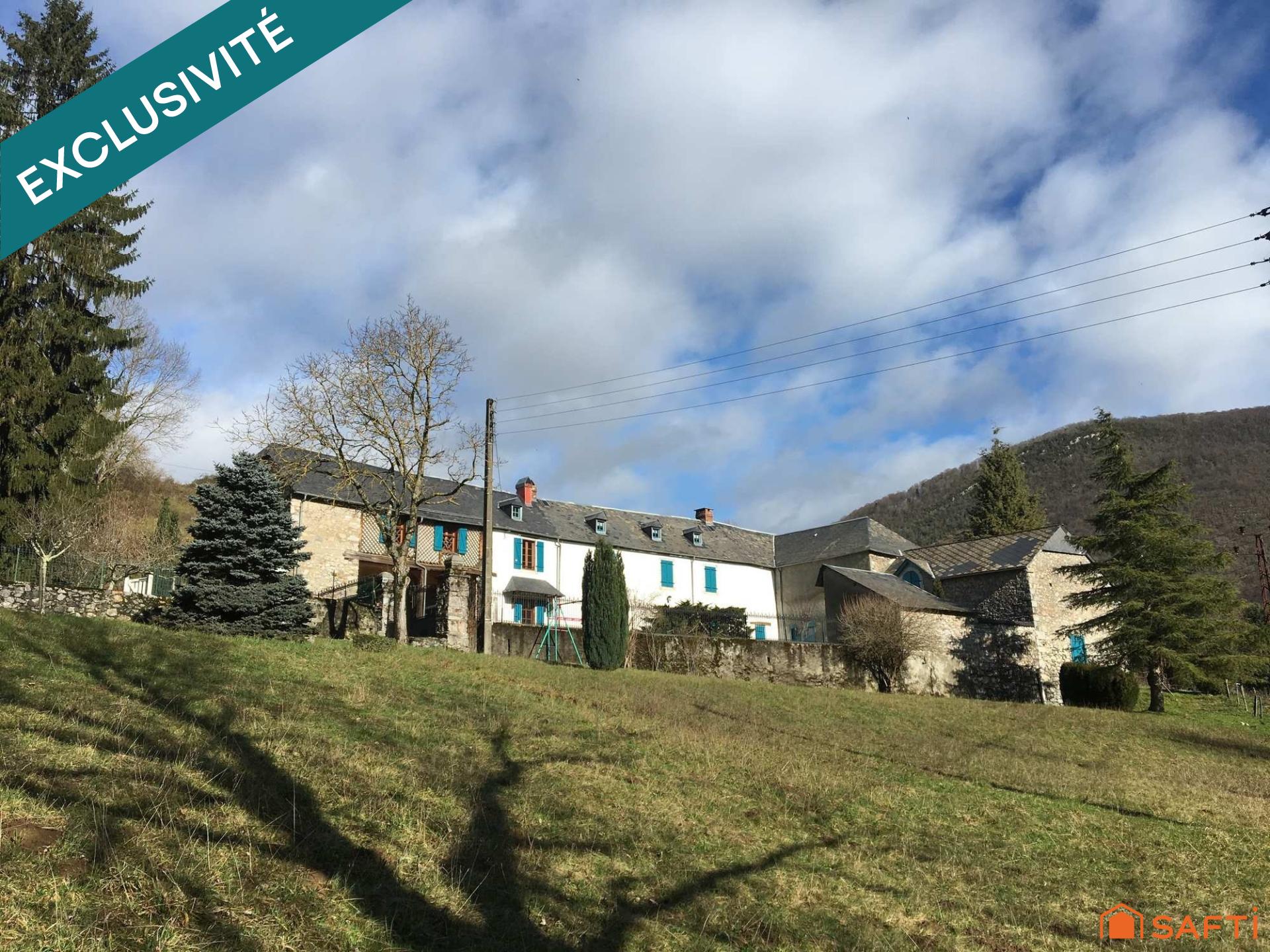 Magnifique ferme de 1828 comprenant deux logements indépendants sur 4290 m2 de terrain