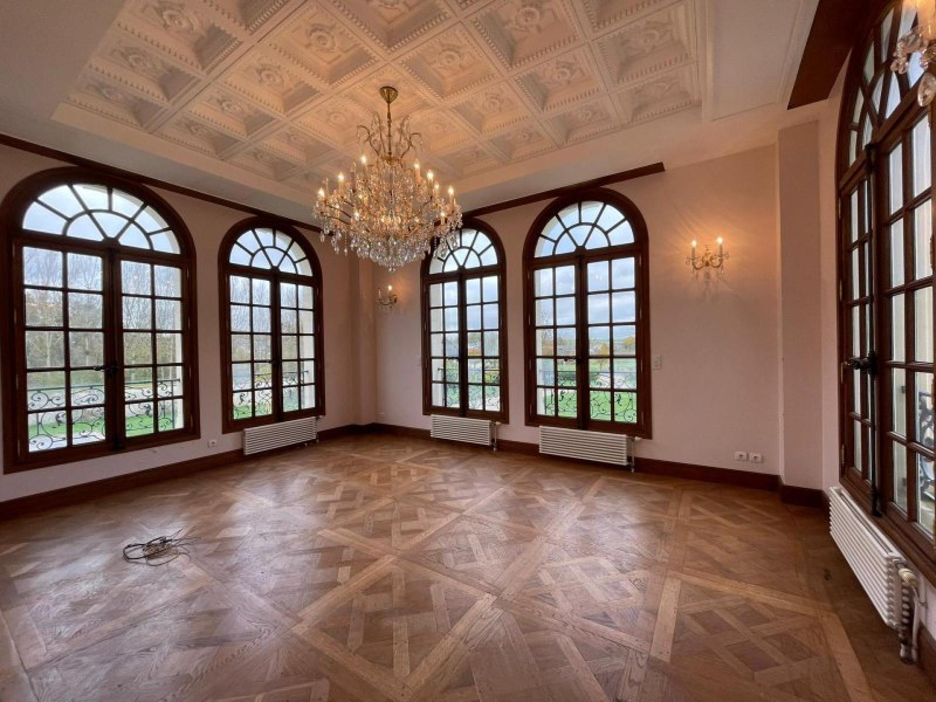 Photo 3 of the listing.